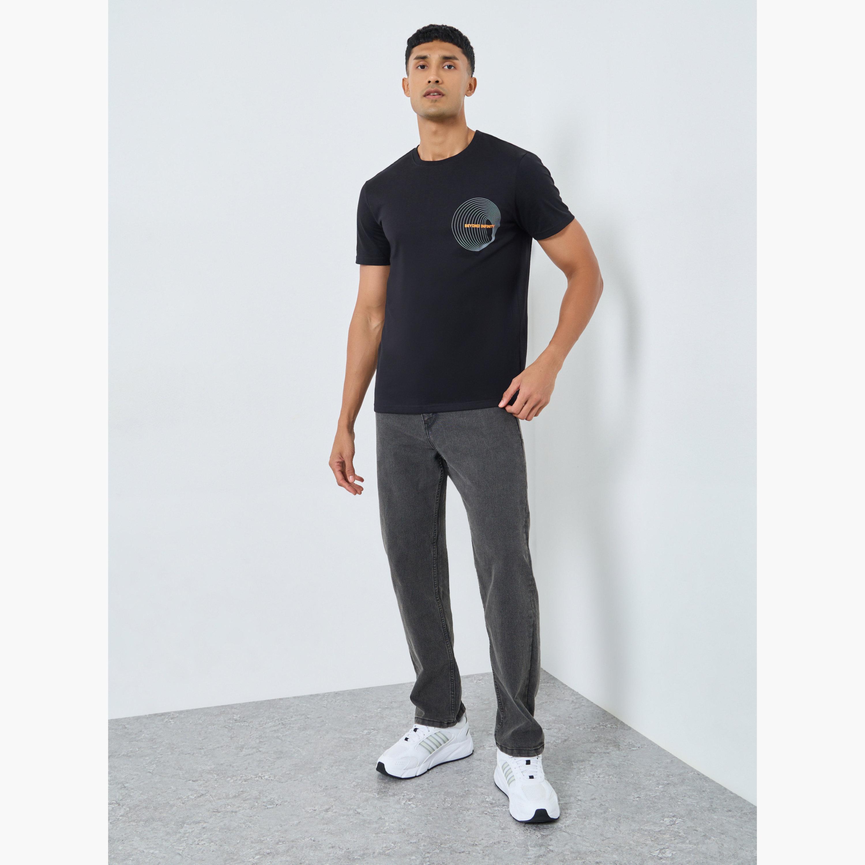 ستايلي - تي شيرت رجالي أسود بطبعة جرافيكية ورقبة دائرية-men-clothing-tshirtsandpolos-tshirts-image-2