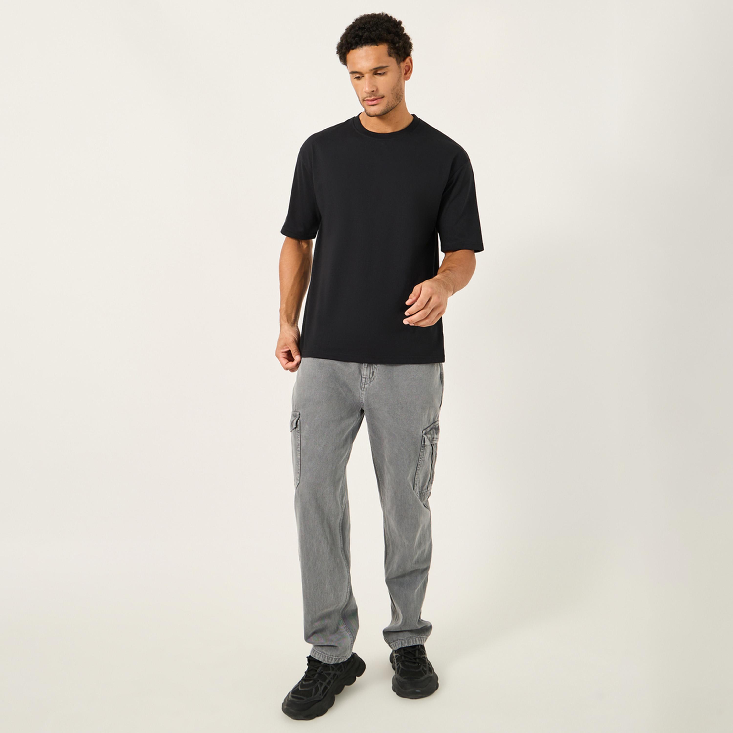 ستايلي - تي شيرت كبير الحجم بطبعة شعار ورقبة دائرية-men-clothing-tshirtsandpolos-tshirts-image-3