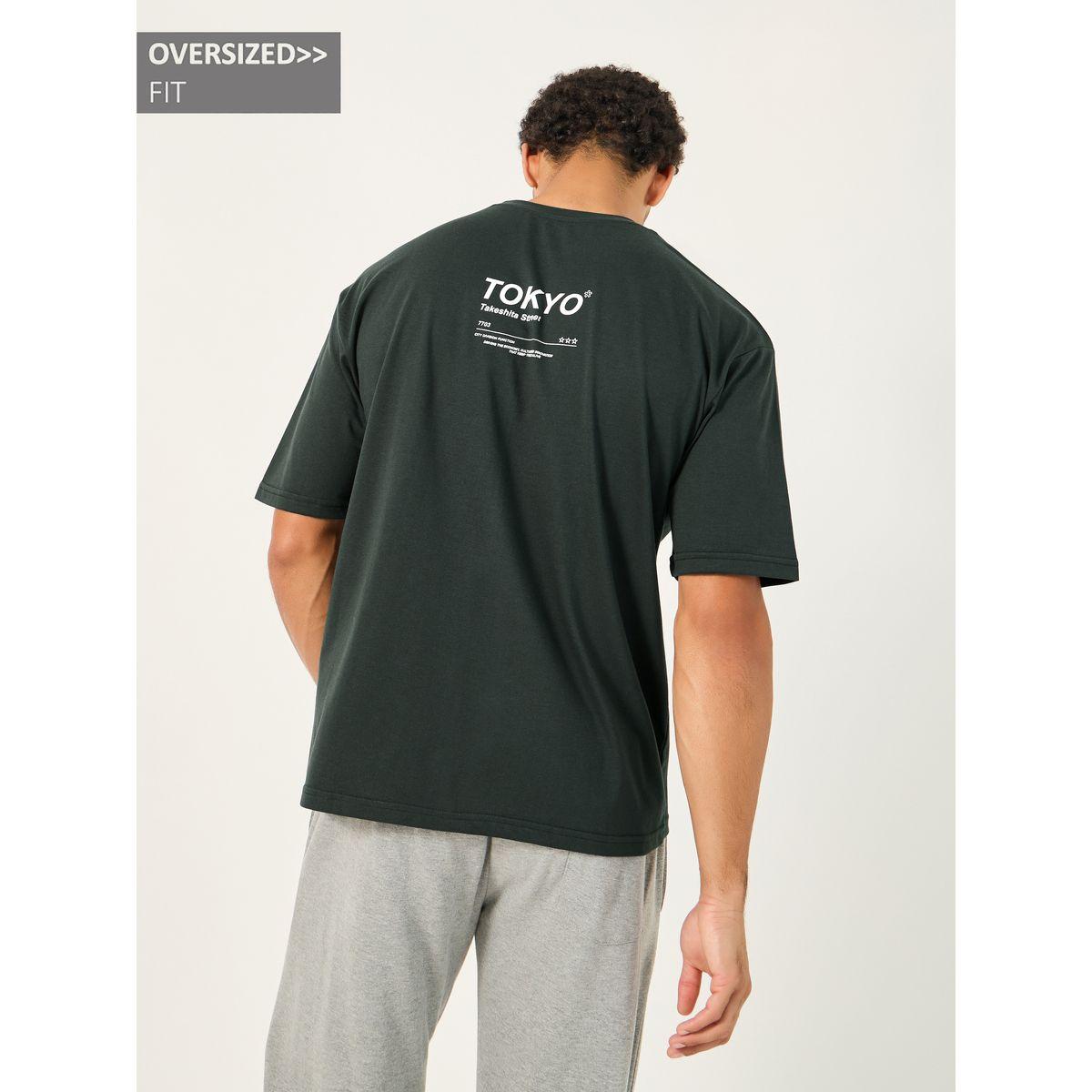 تيشيرت فضفاض بطبعة كتابة وياقة دائرية-men-clothing-tshirtsandpolos-tshirts-image-1