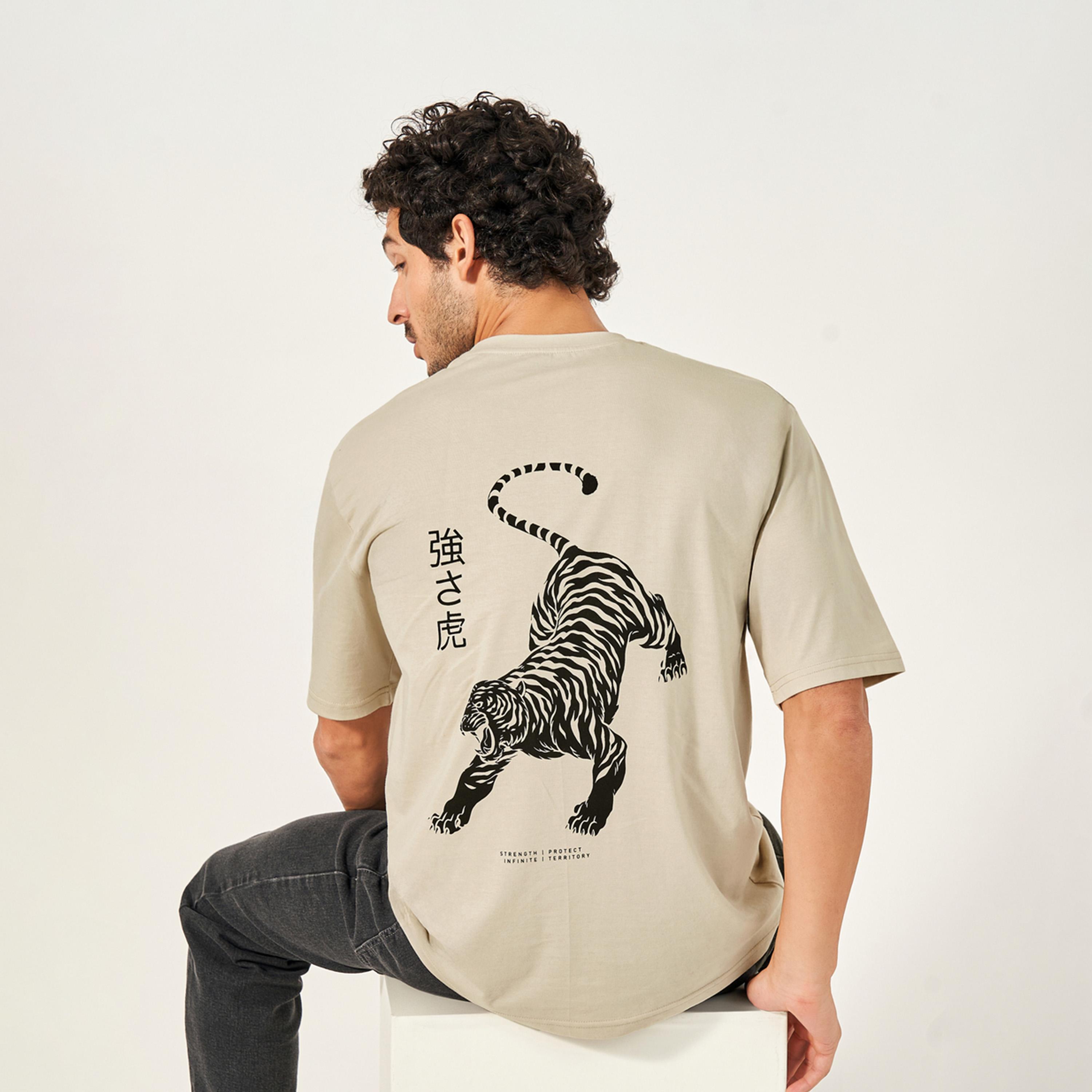 ستايلي - تي شيرت ستريت وير كبير الحجم بطبعة نمر-men-clothing-tshirtsandpolos-tshirts-image-3