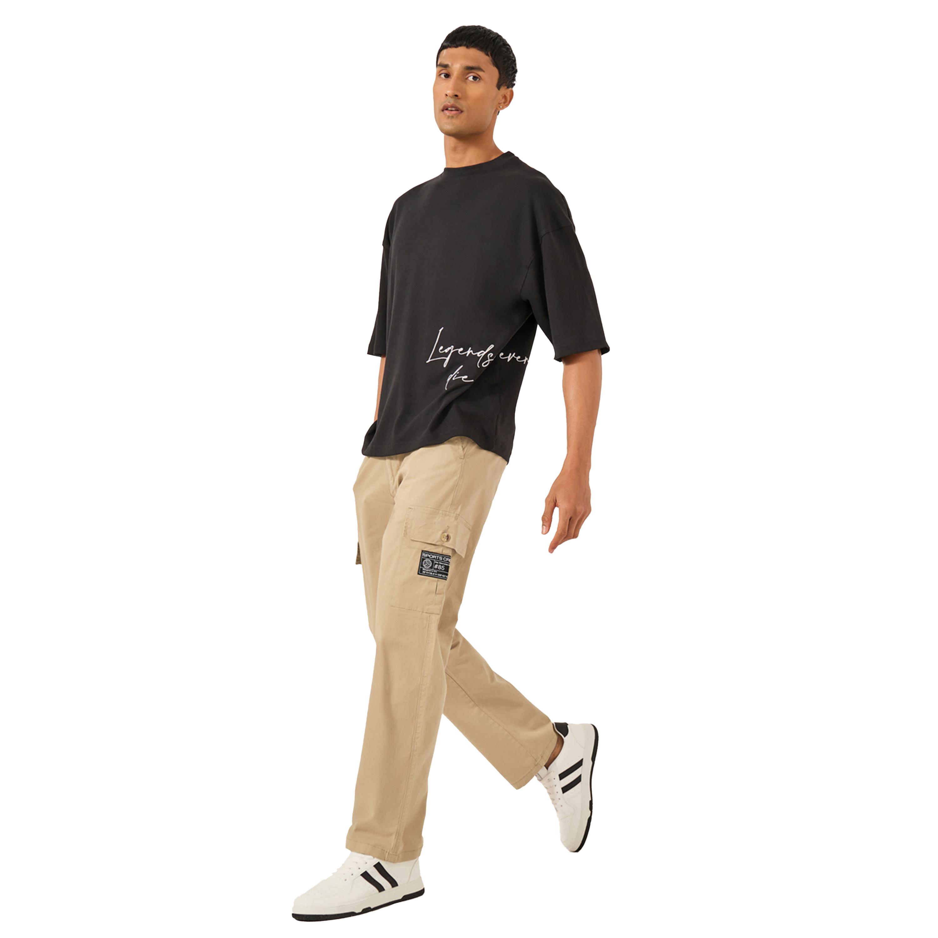 ستايلي - بنطال كارغو مريح مع تفاصيل شارة-men-clothing-bottoms-joggers-image-1