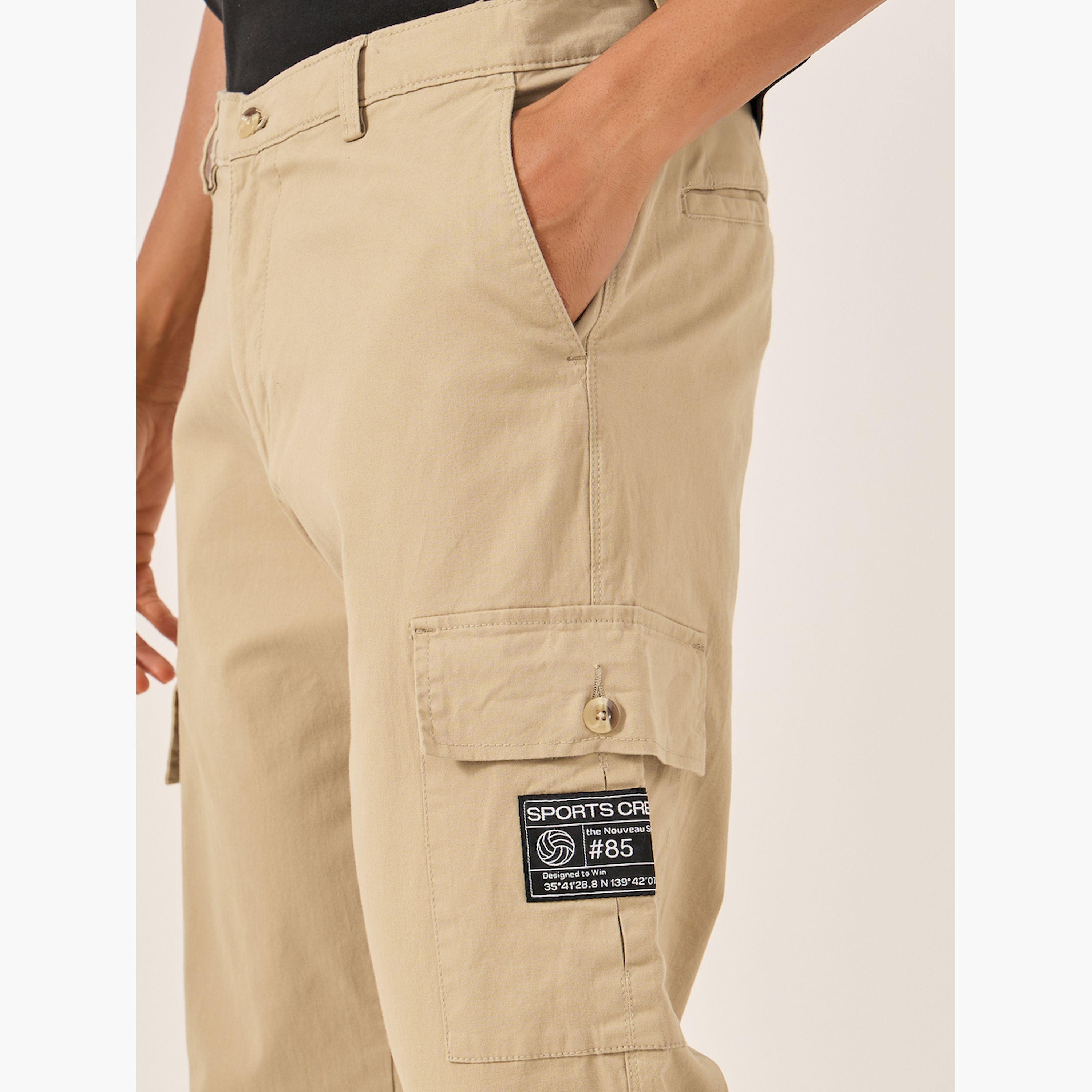 ستايلي - بنطال كارغو مريح مع تفاصيل شارة-men-clothing-bottoms-joggers-image-4