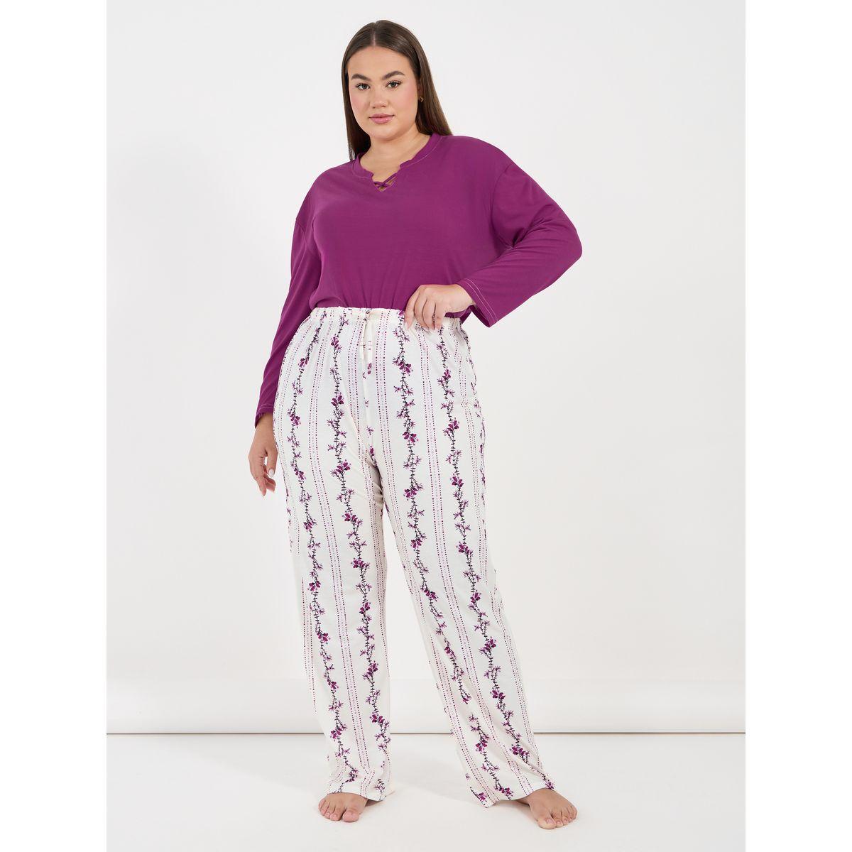 Styli Plus Size Notch Cross Front Detail T-Shirt & Linear Floral Pyjama Set-women-clothing-nightwear-pyjamas-longsets-image-2
