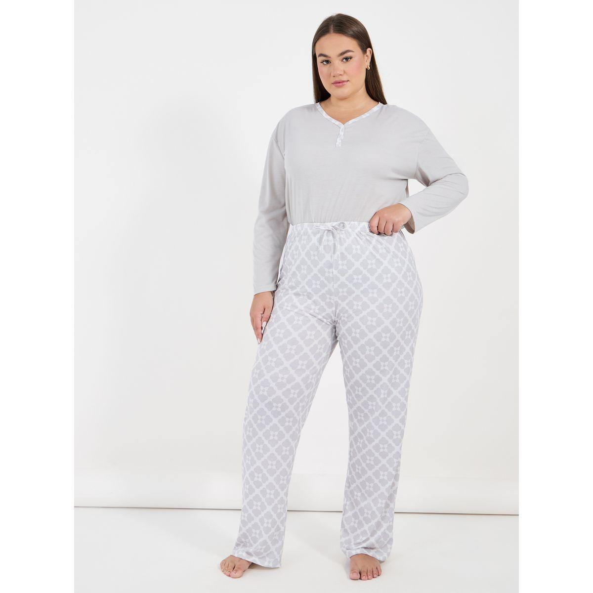 Styli Plus Size Placket V Neck Drop Shoulder T-Shirt & Geo Print Pyjama Set-women-clothing-nightwear-pyjamas-longsets-image-2