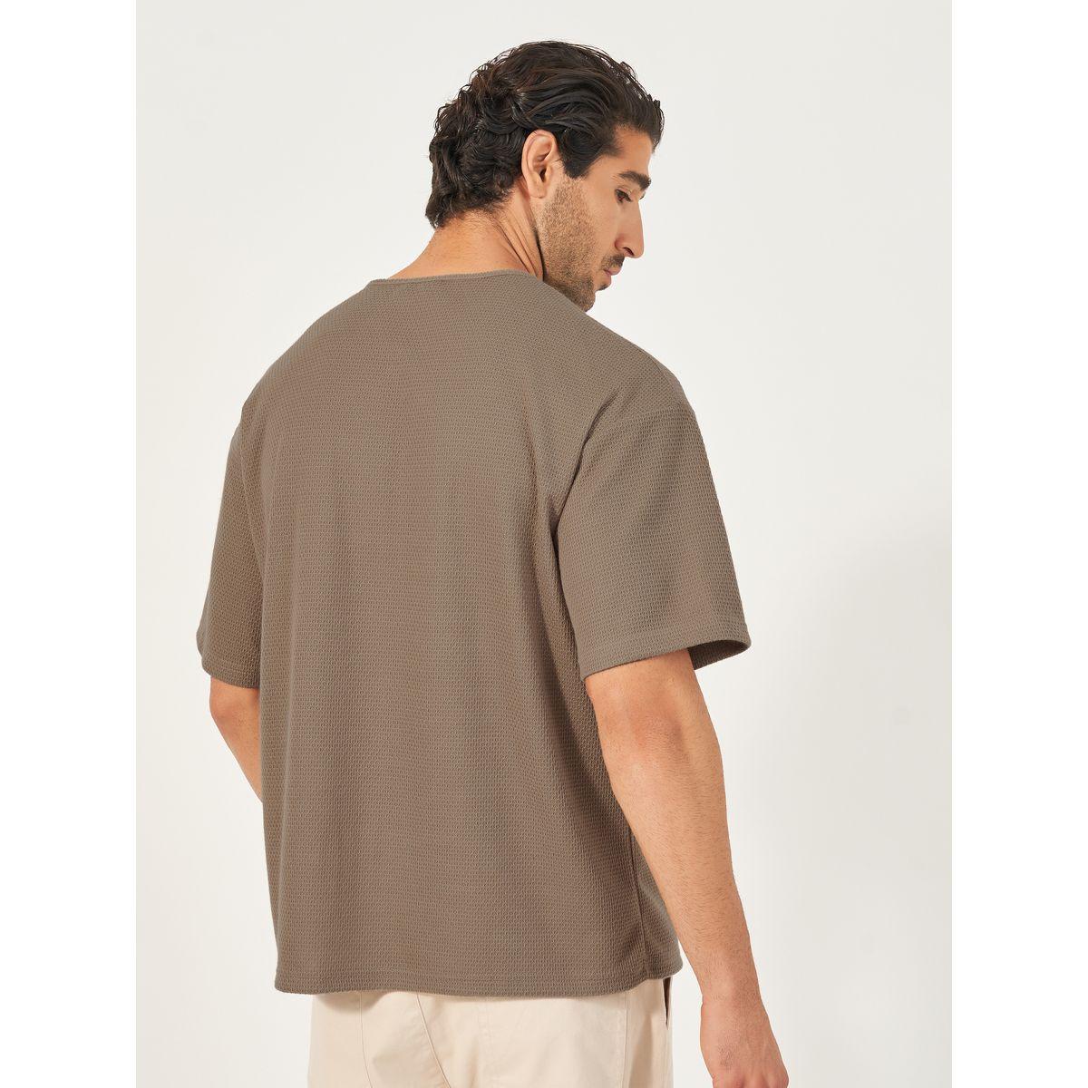 Styli Oversized Honeycomb Textured Knit T-Shirt-men-clothing-tshirtsandpolos-tshirts-image-4