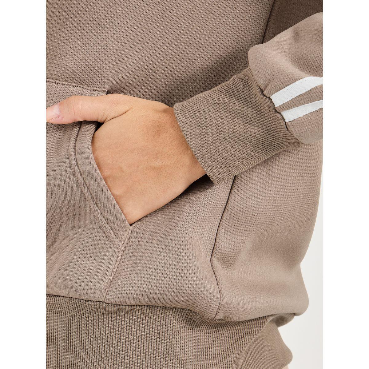 Styli Elevate Contrast Stripe Detail Front Zip Jacket & Embroidered Detail Pants Co-Ords-women-clothing-coordsets-image-4