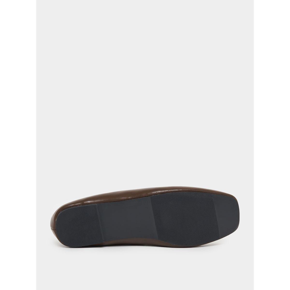 حذاء لوفرز مزين بحلية معدنية-women-shoes-loafersandmoccasins-image-6