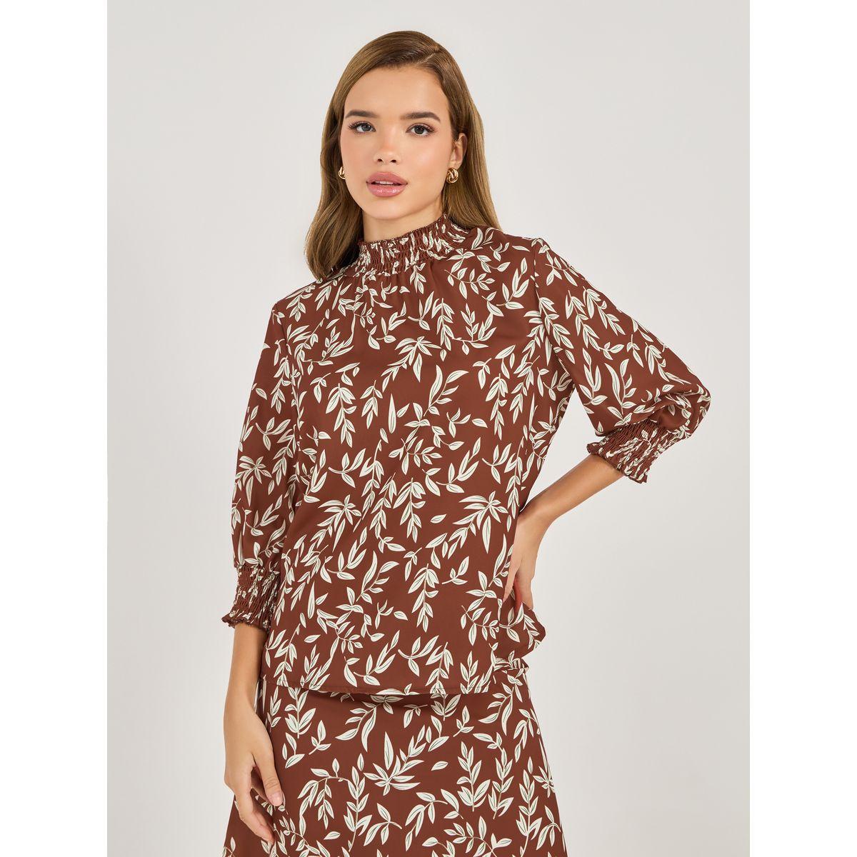 بلوزة بطبعة زهور وياقة عالية-women-clothing-shirtsandblouses-blouses-image-3