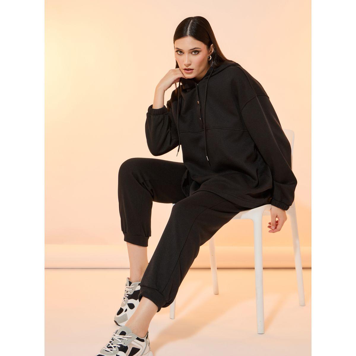 طقم منسق من جوغر وهودي مزين بأزرار-women-clothing-coordsets-image-7