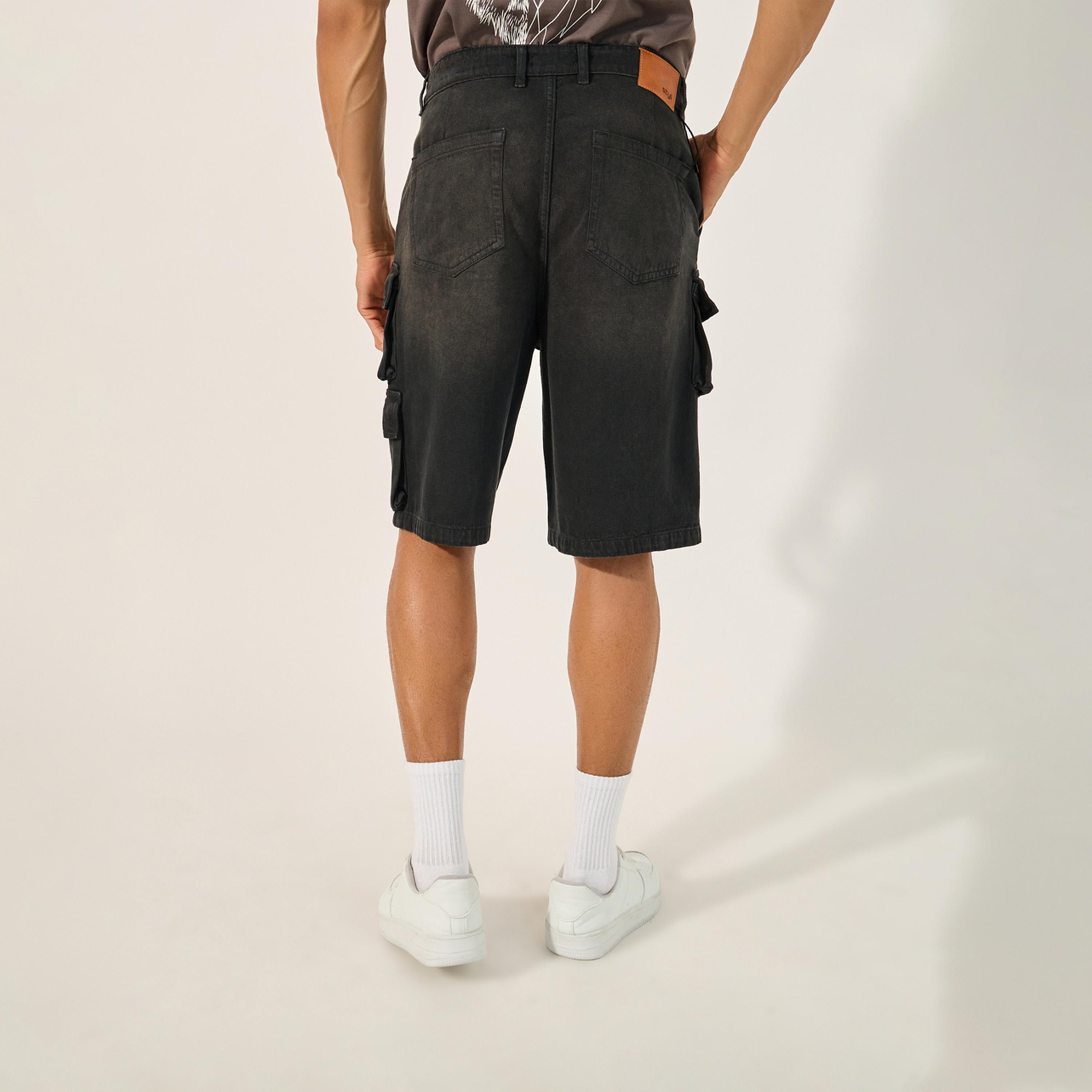 ستايلي - شورت كبير الحجم مغسول بالحامض مع جيب كارغو-men-clothing-bottoms-shorts-image-4
