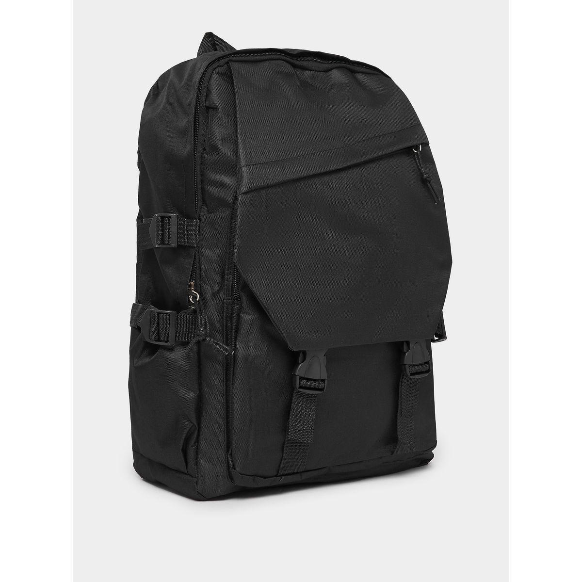 شنطة ظهر بجيب أمامي وحزام بإبزيم غلق-men-bags-image-1