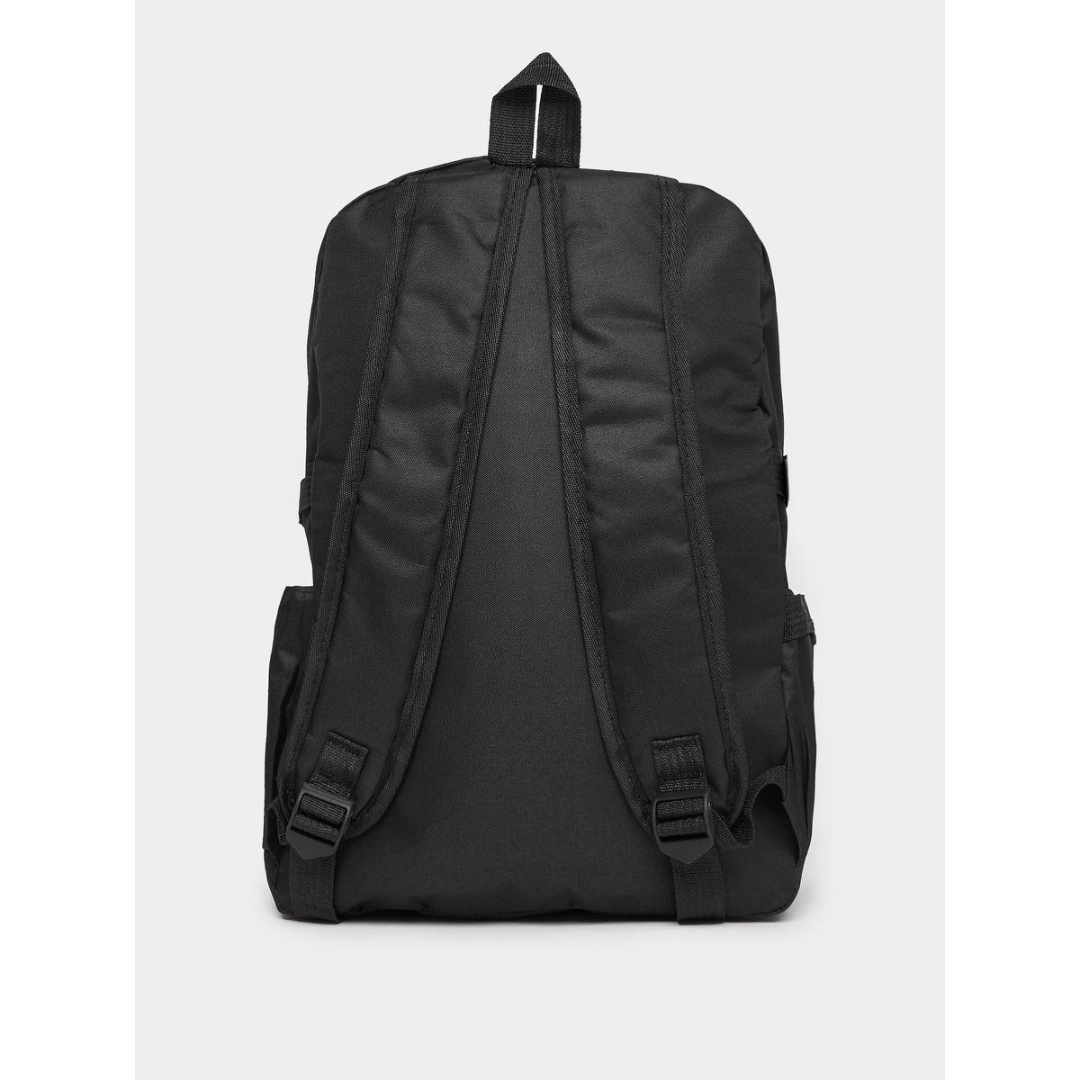 شنطة ظهر بجيب أمامي وحزام بإبزيم غلق-men-bags-image-3