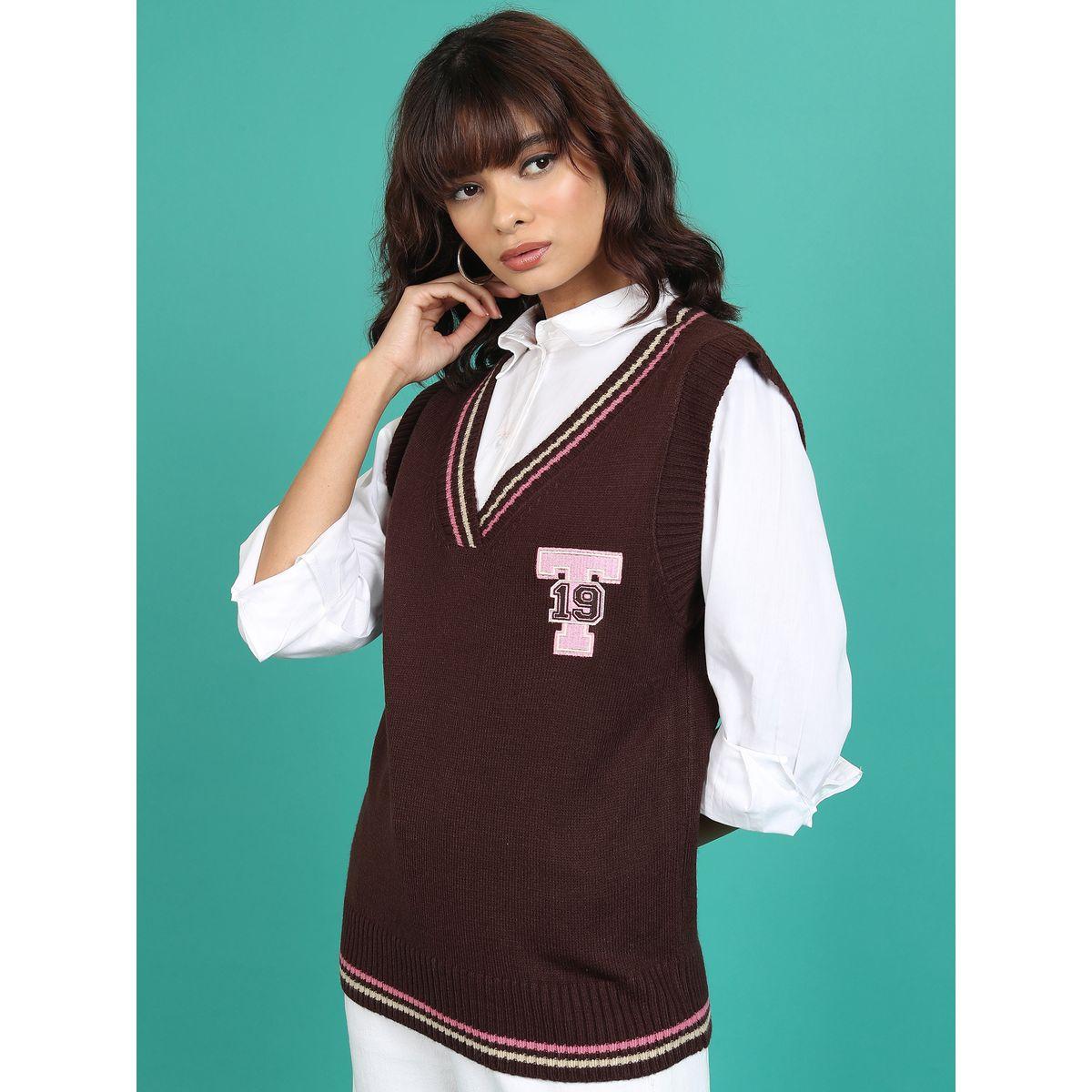Tokyo Talkies X Styli  Contrast Striped Trim V-Neck Sleeveless Sweater-women-winterwear-cardigansandjumpers-jumpers-image-4