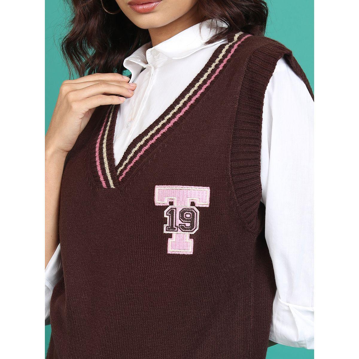 Tokyo Talkies X Styli  Contrast Striped Trim V-Neck Sleeveless Sweater-women-winterwear-cardigansandjumpers-jumpers-image-5