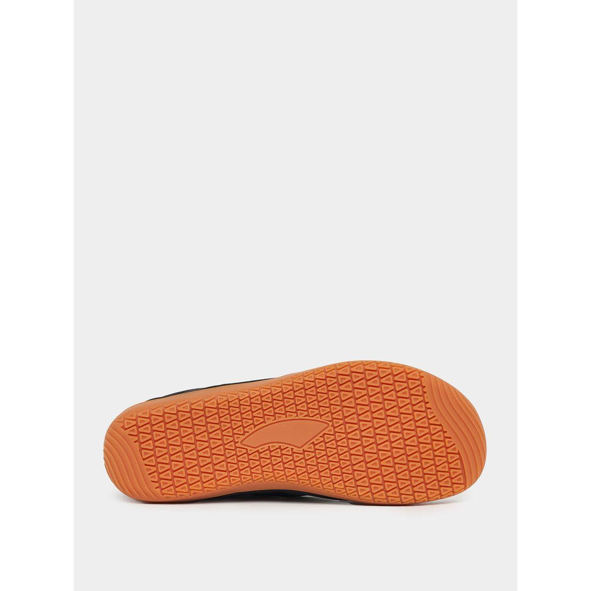 حذاء سنيكرز خفيف الوزن برباط غلق-men-shoes-sneakers-image-6