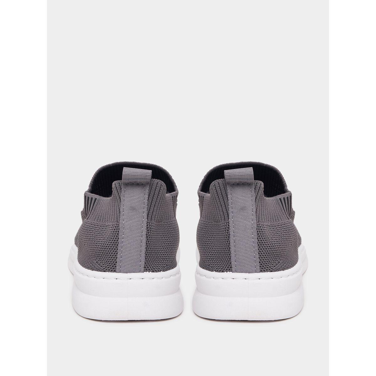 حذاء سنيكرز بتفاصيل محبوكة ورباط غلق-men-shoes-sneakers-image-4