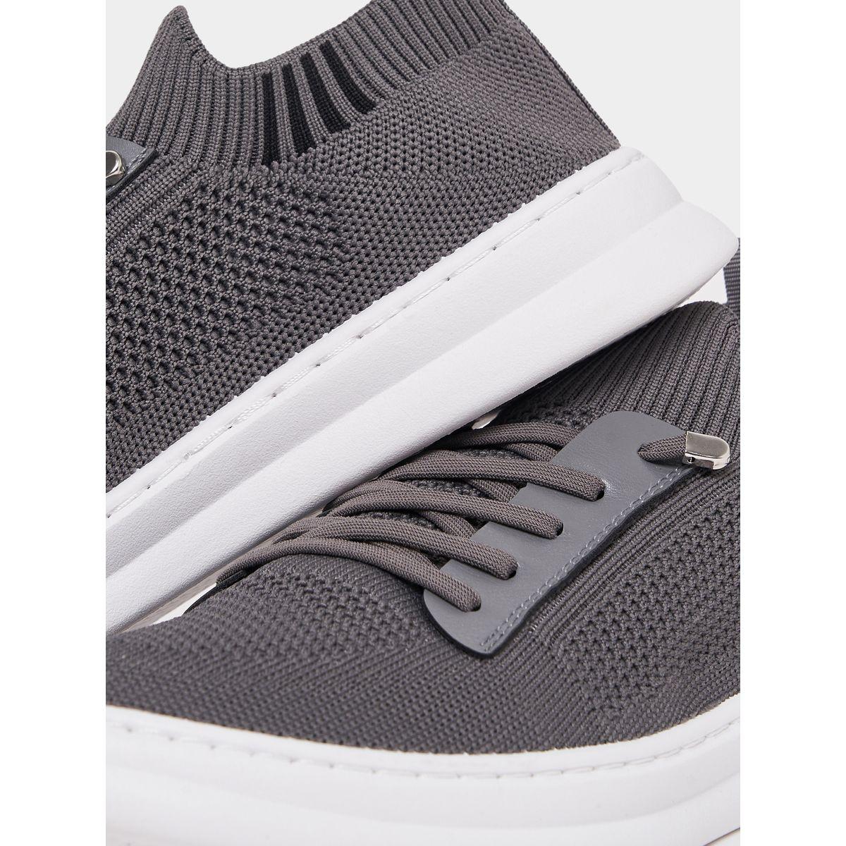 حذاء سنيكرز بتفاصيل محبوكة ورباط غلق-men-shoes-sneakers-image-3