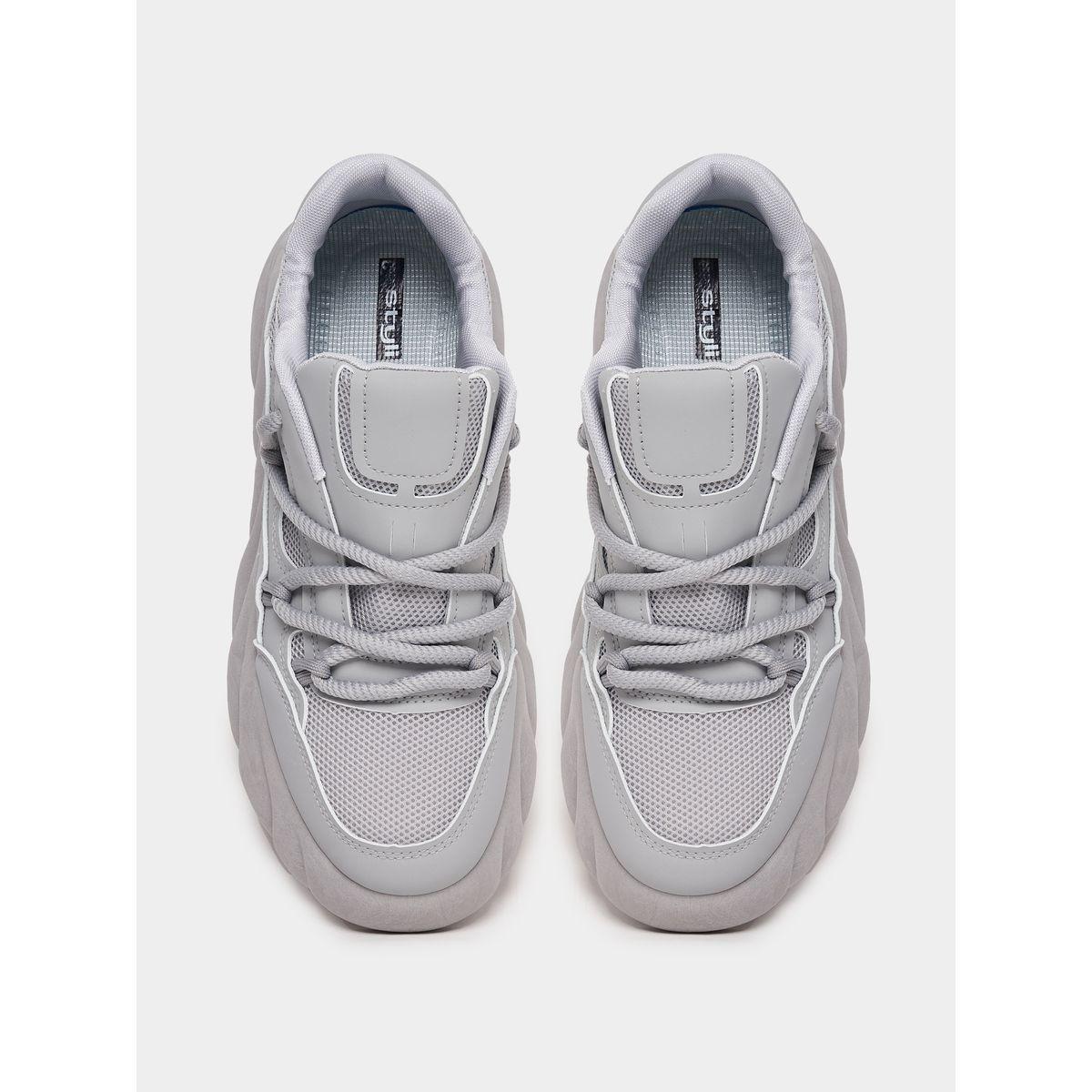 حذاء سنيكرز بنعل شانكي وتفاصيل بارزة الملمس-men-shoes-sneakers-image-5