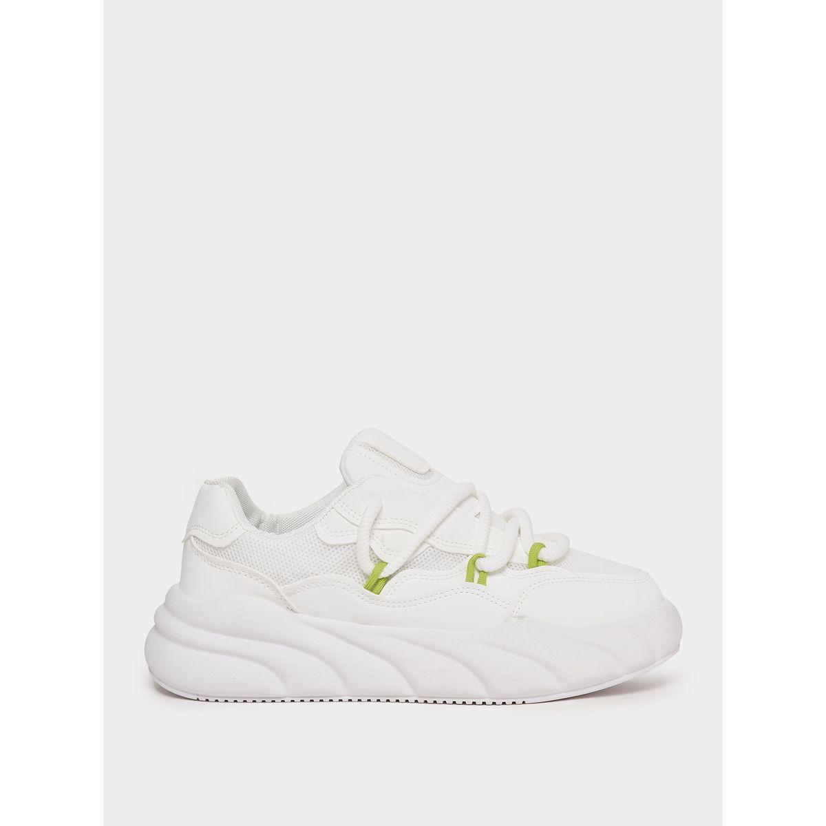حذاء سنيكرز بنعل شانكي وتفاصيل بارزة الملمس-men-shoes-sneakers-image-1