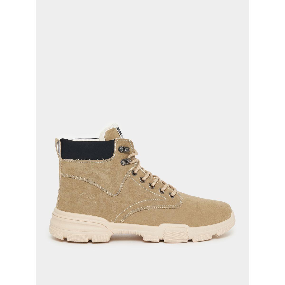 حذاء بوت مزين بدرزات ورباط غلق-men-shoes-boots-image-1