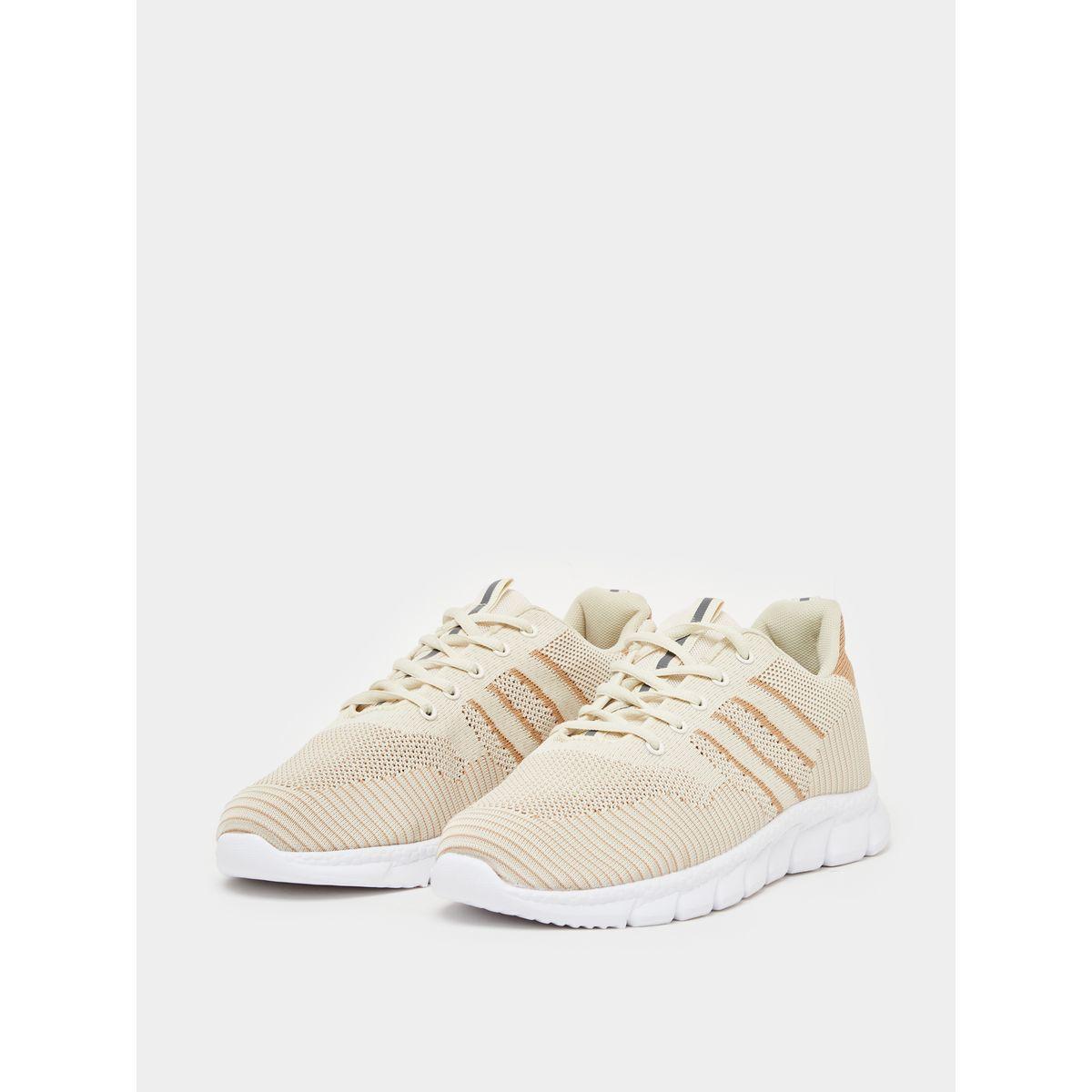 حذاء سنيكرز بتفاصيل بارزة الملمس ورباط غلق-men-shoes-sneakers-image-3