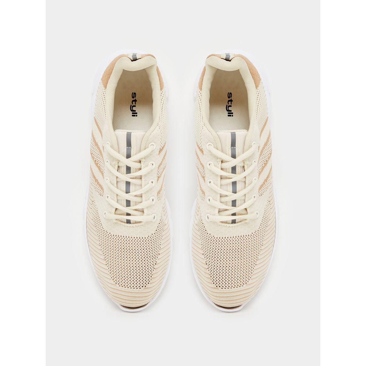 حذاء سنيكرز بتفاصيل بارزة الملمس ورباط غلق-men-shoes-sneakers-image-5