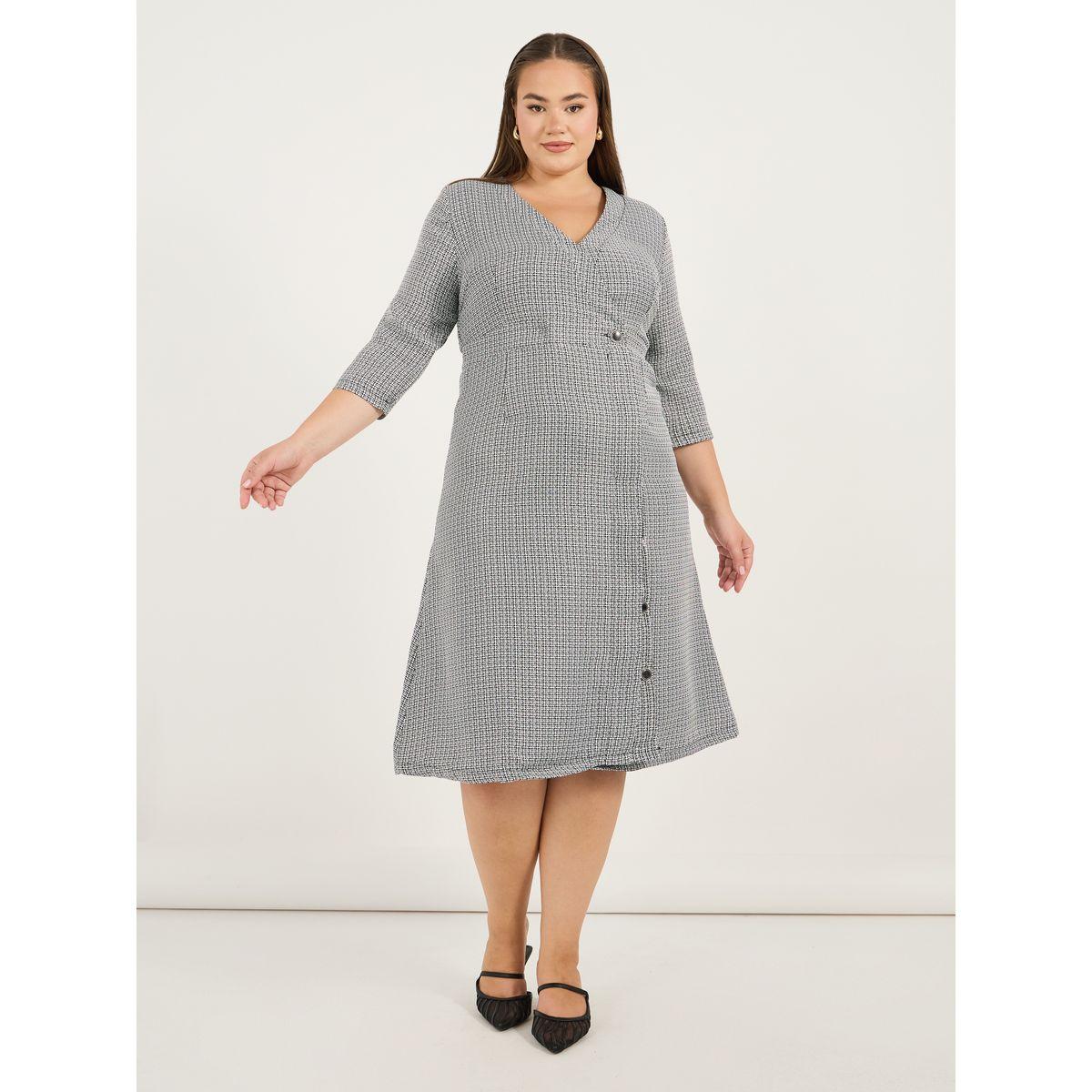 Styli Plus Size Self Design Short Sleeves Wrap Midi Dress-women-clothing-dresses-image-4