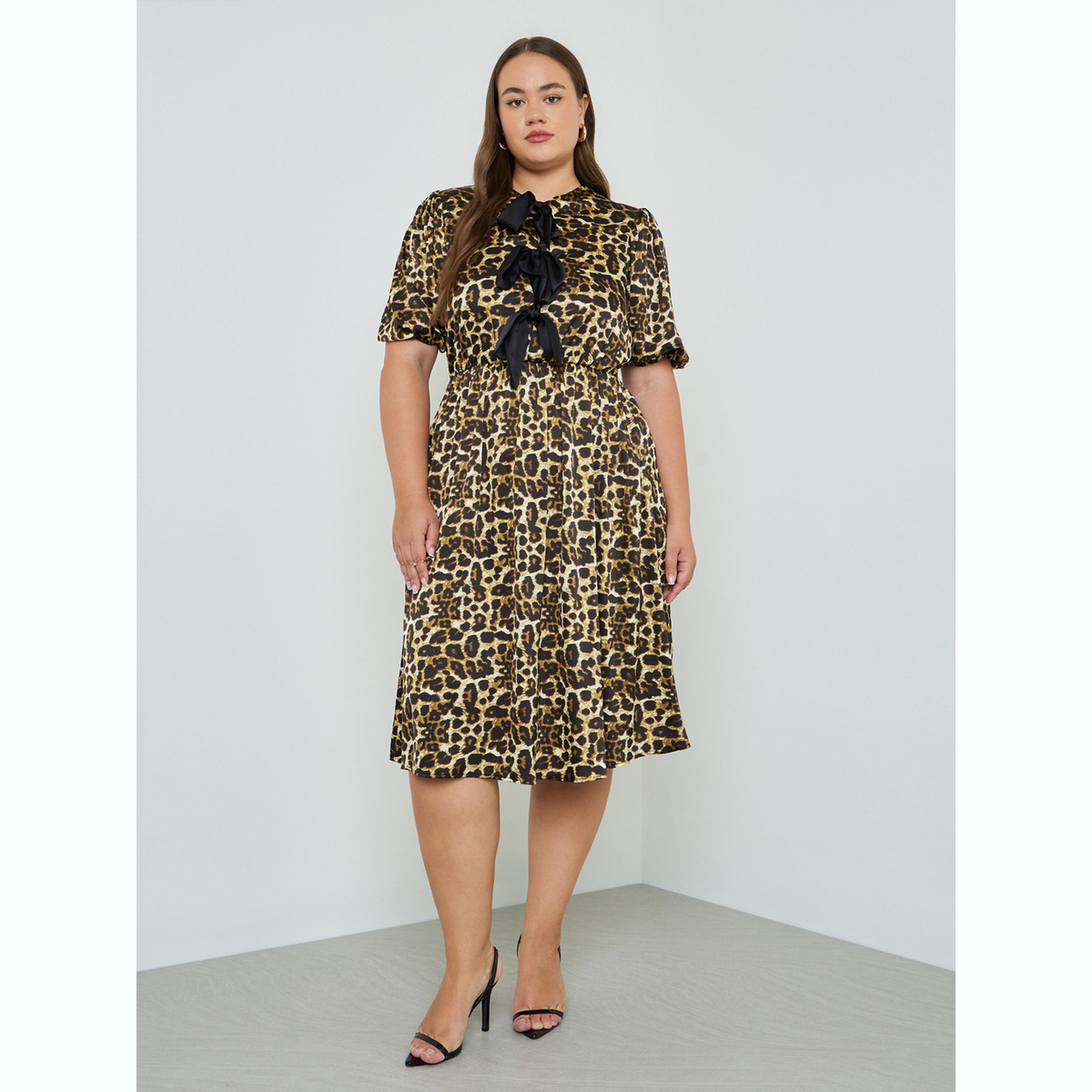 فستان بطول الركبة بطبعة حيوانات وتفاصيل فيونكة بمقاس كبير-women-clothing-dresses-image-3