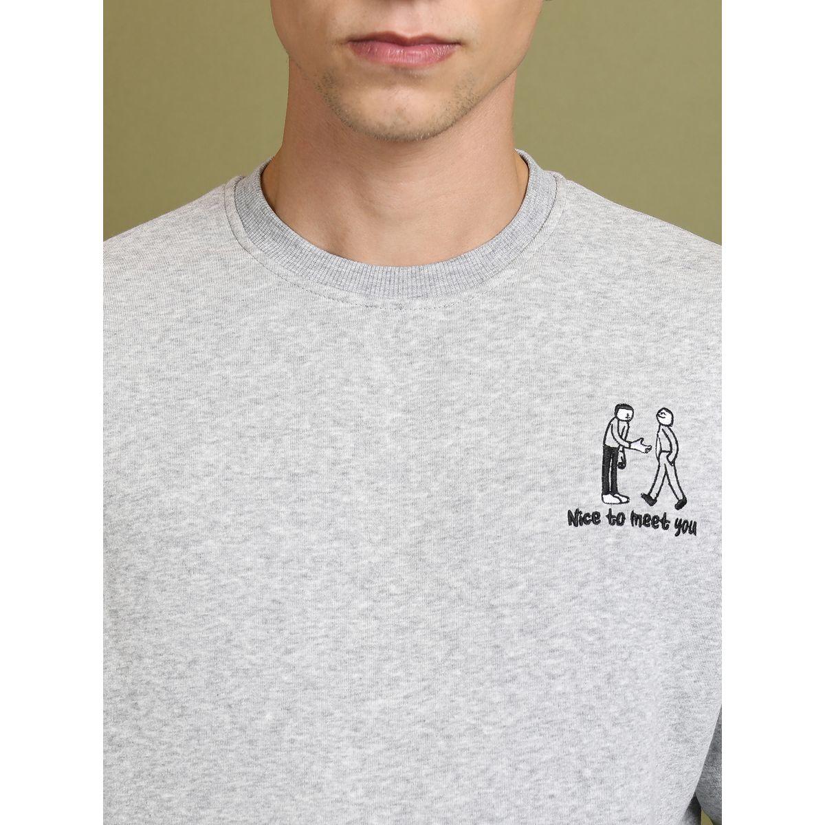 سويت شيرت فضفاض بتفاصيل مُطرّزة كيتش × ستايلي-men-winterwear-hoodiesandsweatshirts-image-2