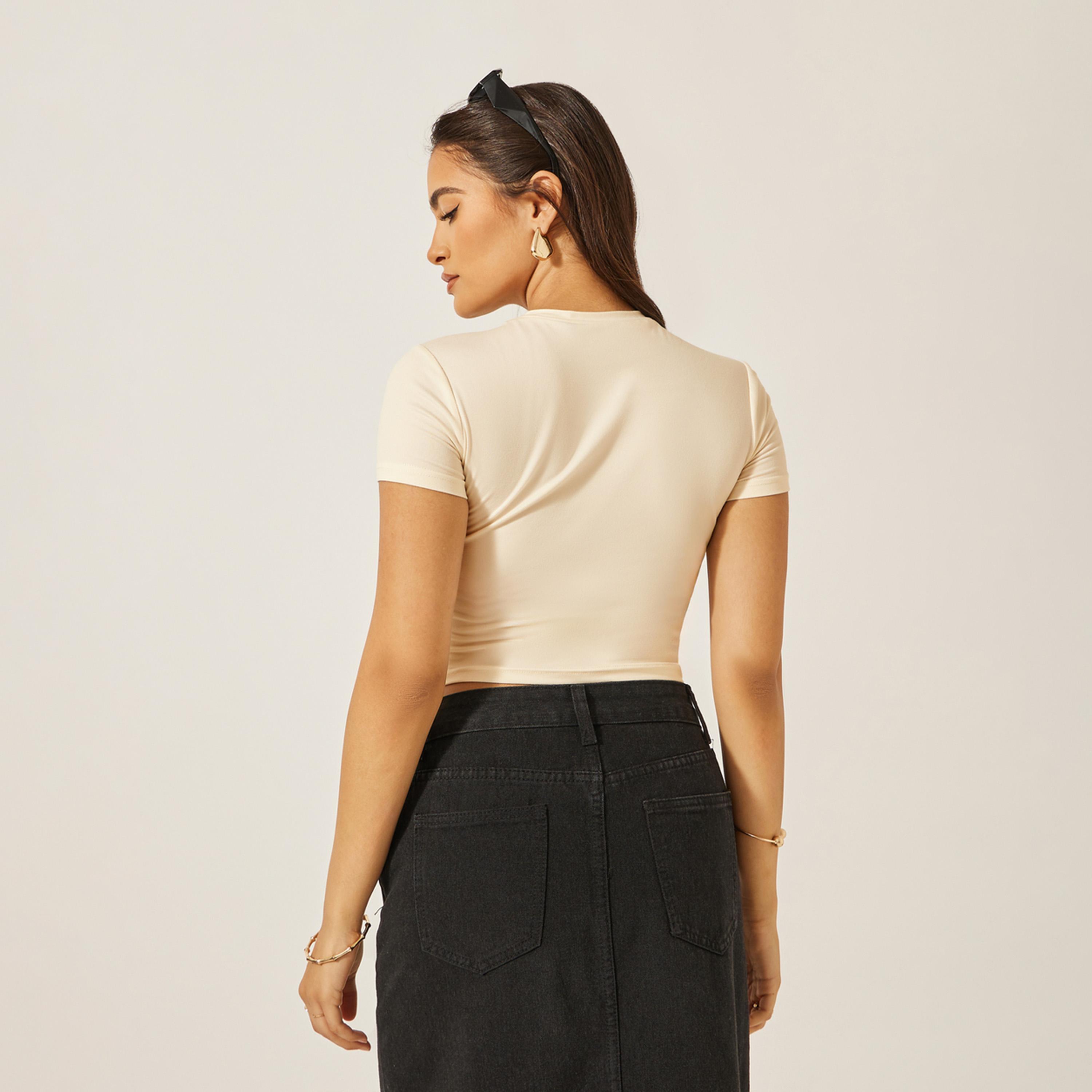 ستايلي - تي شيرت قصير ملائم بطبعة زهور الكركديه-women-clothing-tshirts-image-5
