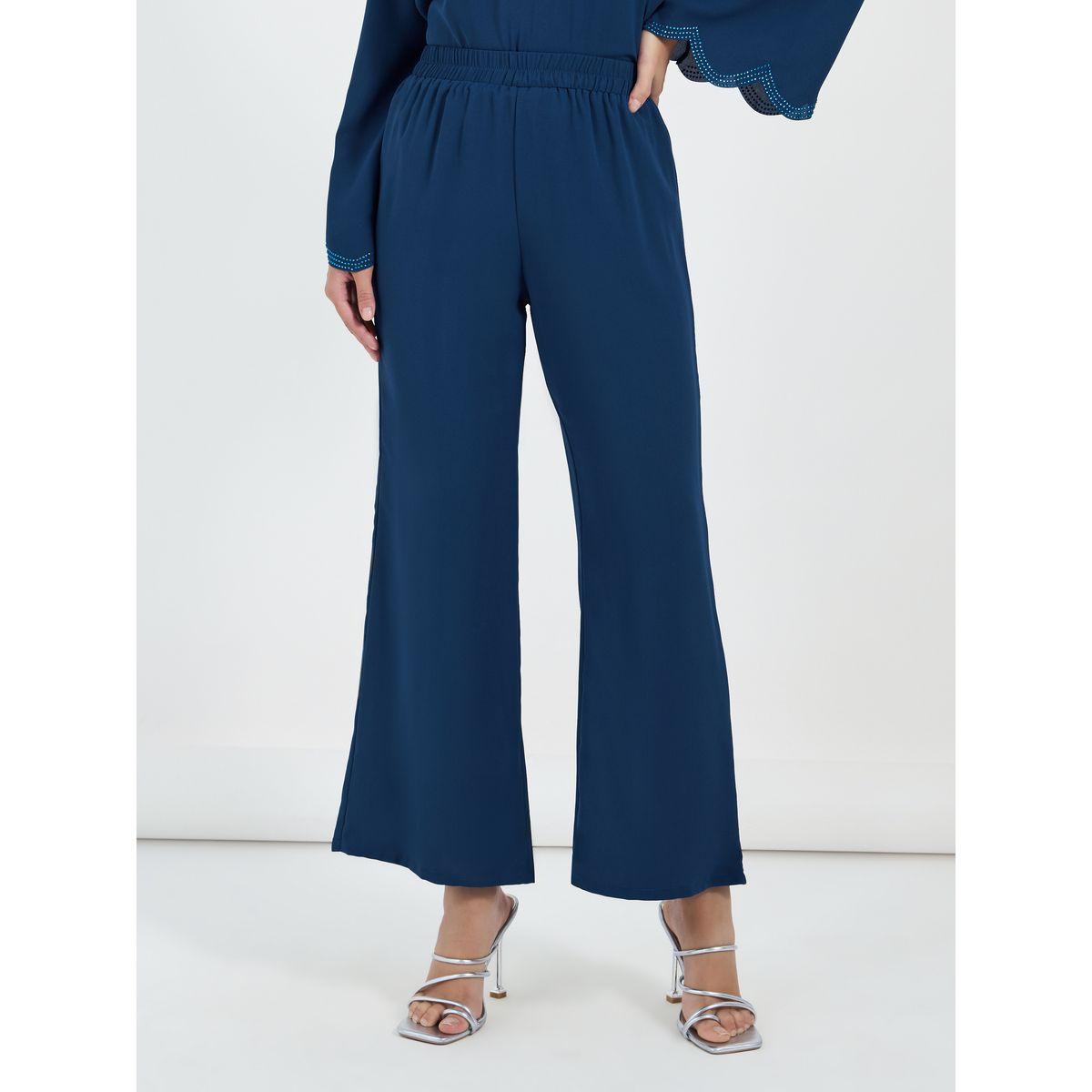 بنطال بأرجل واسعة وبلوزة كريب بتفاصيل بارزة الملمس-women-arabicclothing-sets-image-5