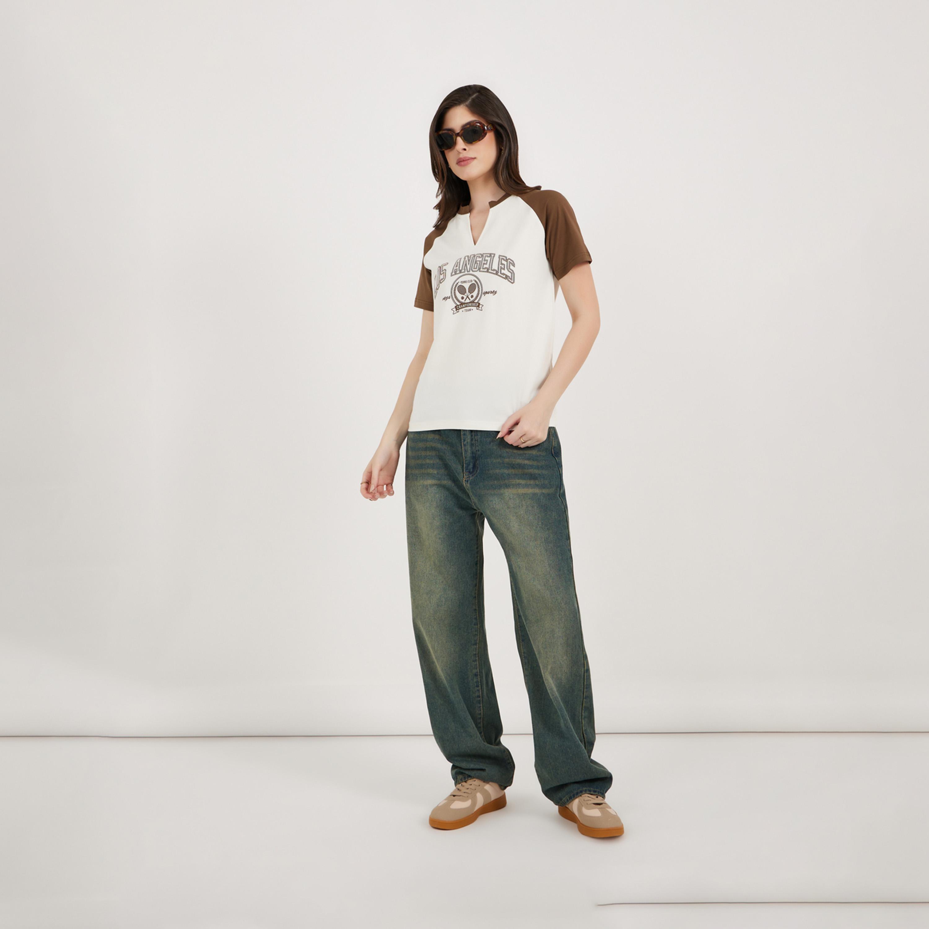 ستايلي - تي شيرت من القطن المرن بأكمام راجلان ورسومات لوس أنجلوس-women-clothing-tshirts-image-2