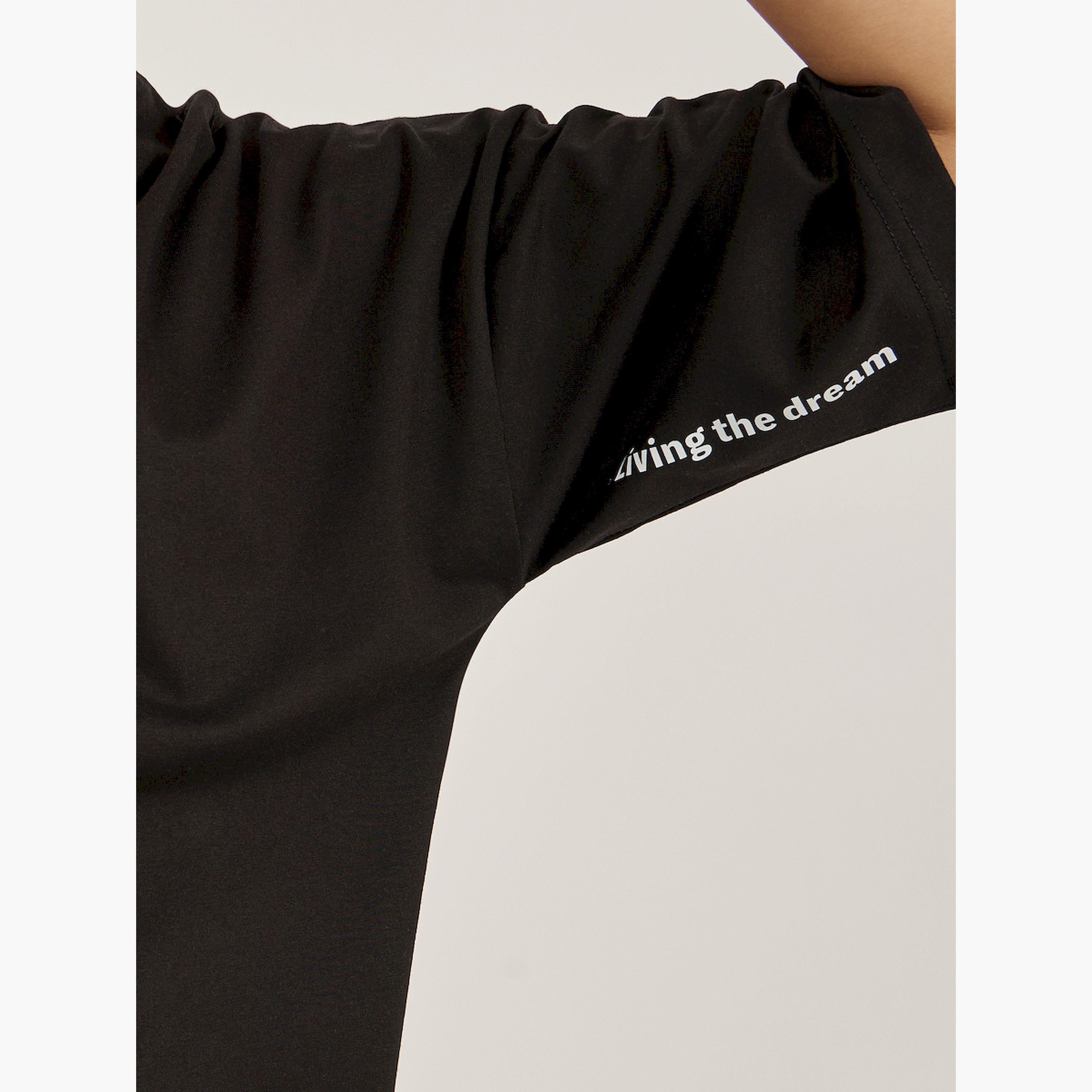 ستايلي -  تي شيرت مقاس كبيربطباعة شعار وأكتاف منسدلة-women-clothing-tshirts-image-4