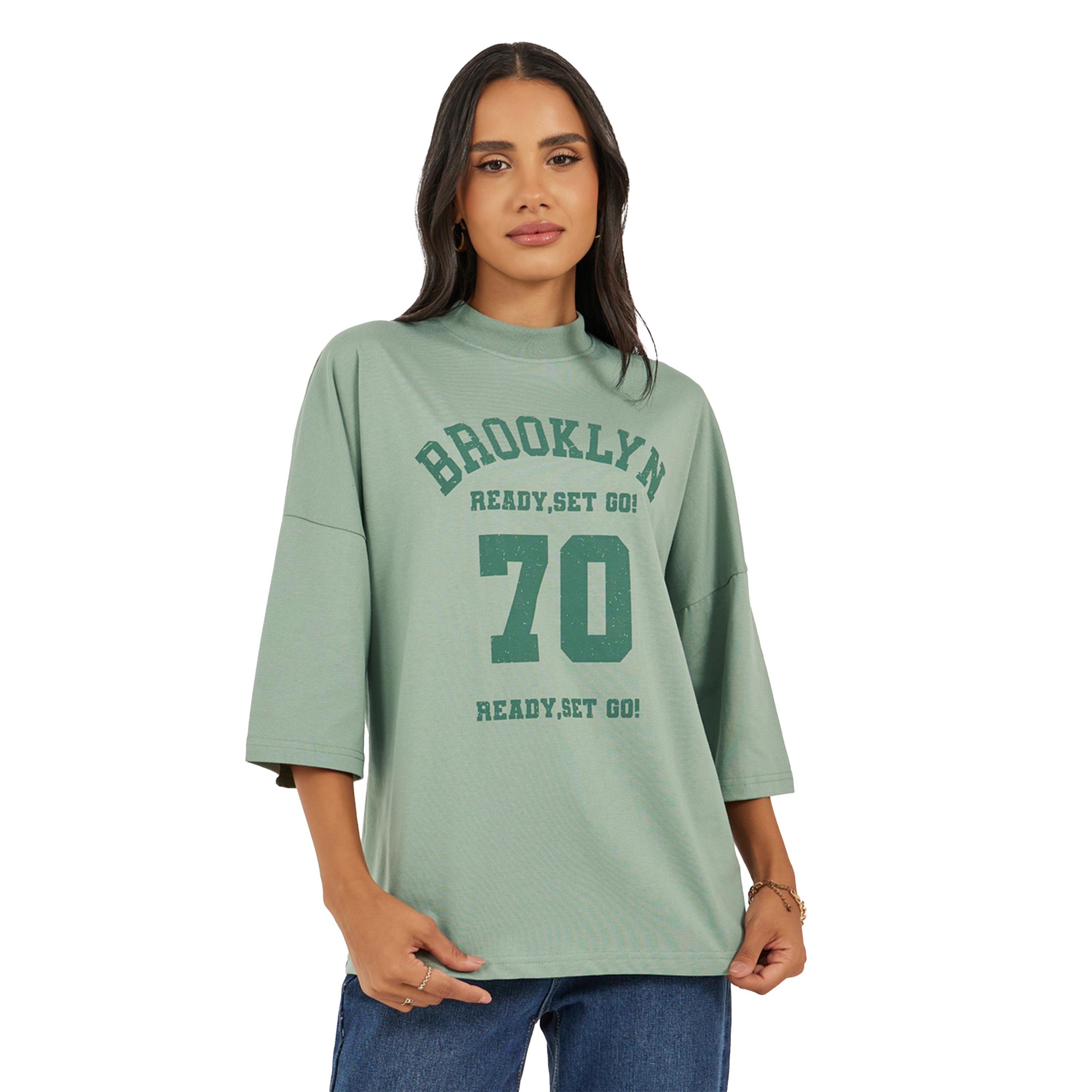 ستايلي - تي شيرت بروكلين مطبوع كبير الحجم وبأكمام كبيرة-women-clothing-tshirts-image-1