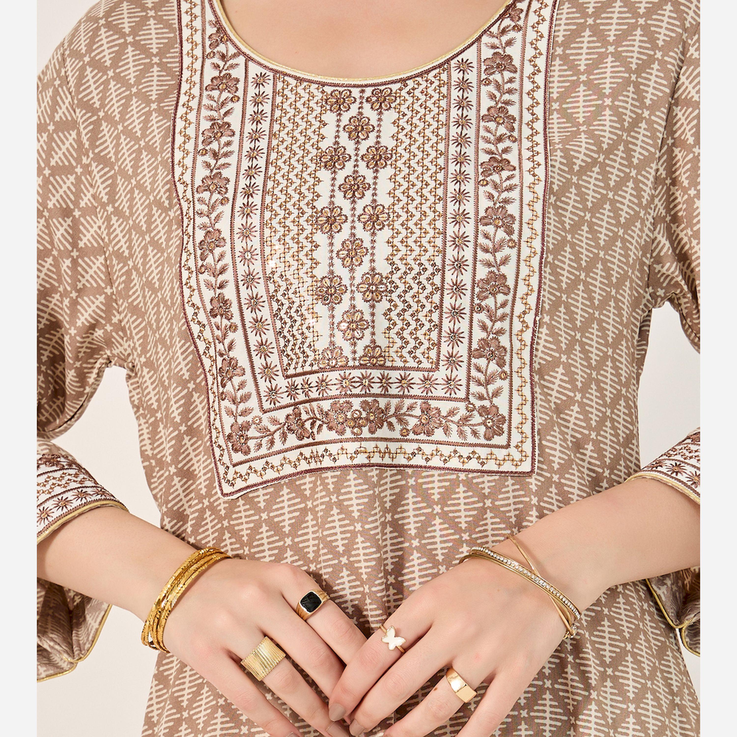 Styli Rayon Print Jalabiya With Mukhawar Embroidery And Rhinestone Embellishment-women-arabicclothing-jalabiyas-image-4