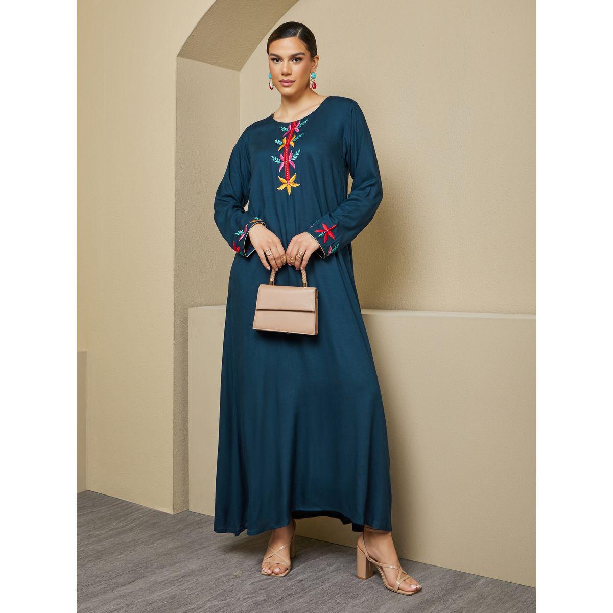 جلابية مطرزة برقبة دائرية على شكل حرف A-women-arabicclothing-jalabiyas-image-1