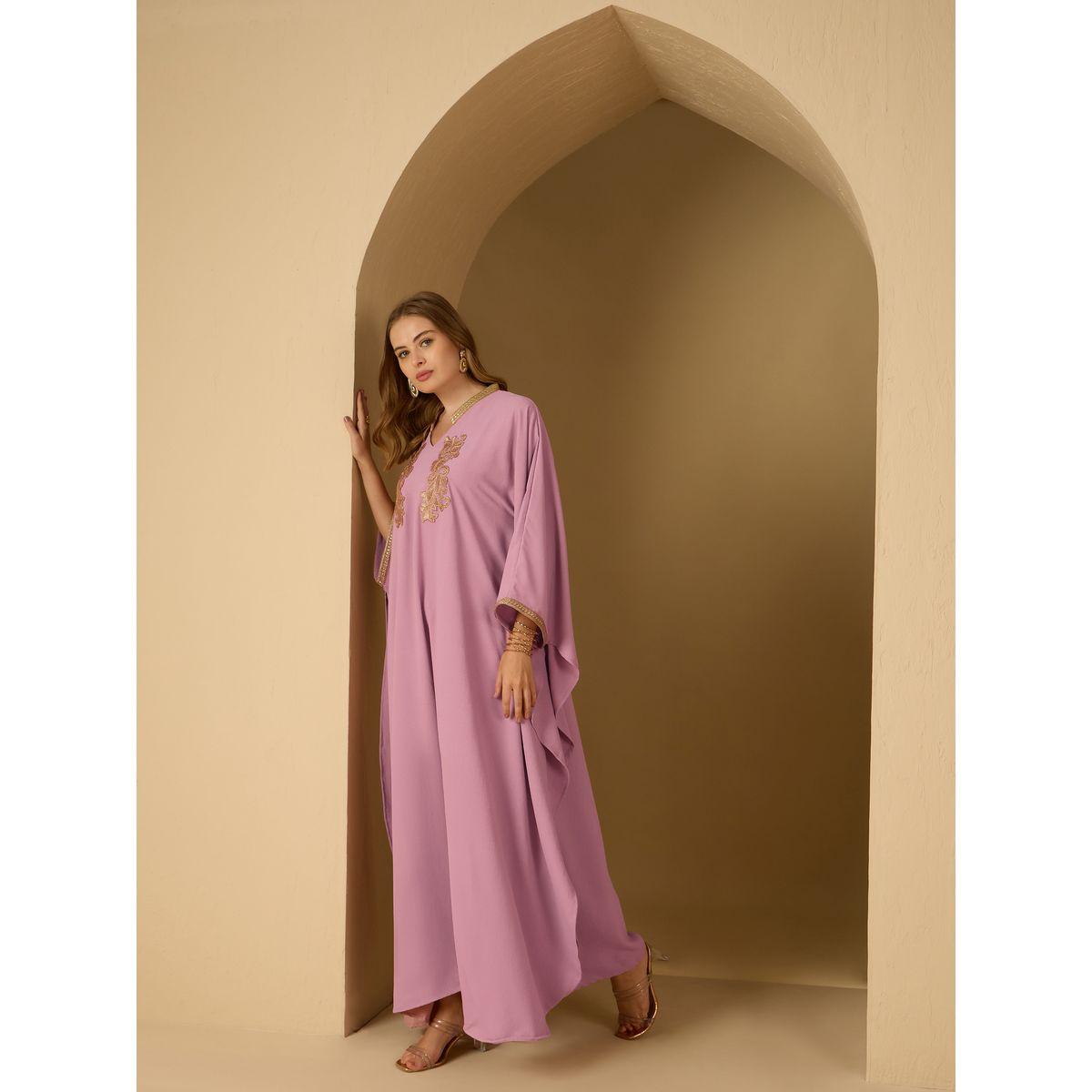 أميرة x ستايلي قفطان مزين بتفاصيل مُنمقة-women-arabicclothing-kaftan-image-1
