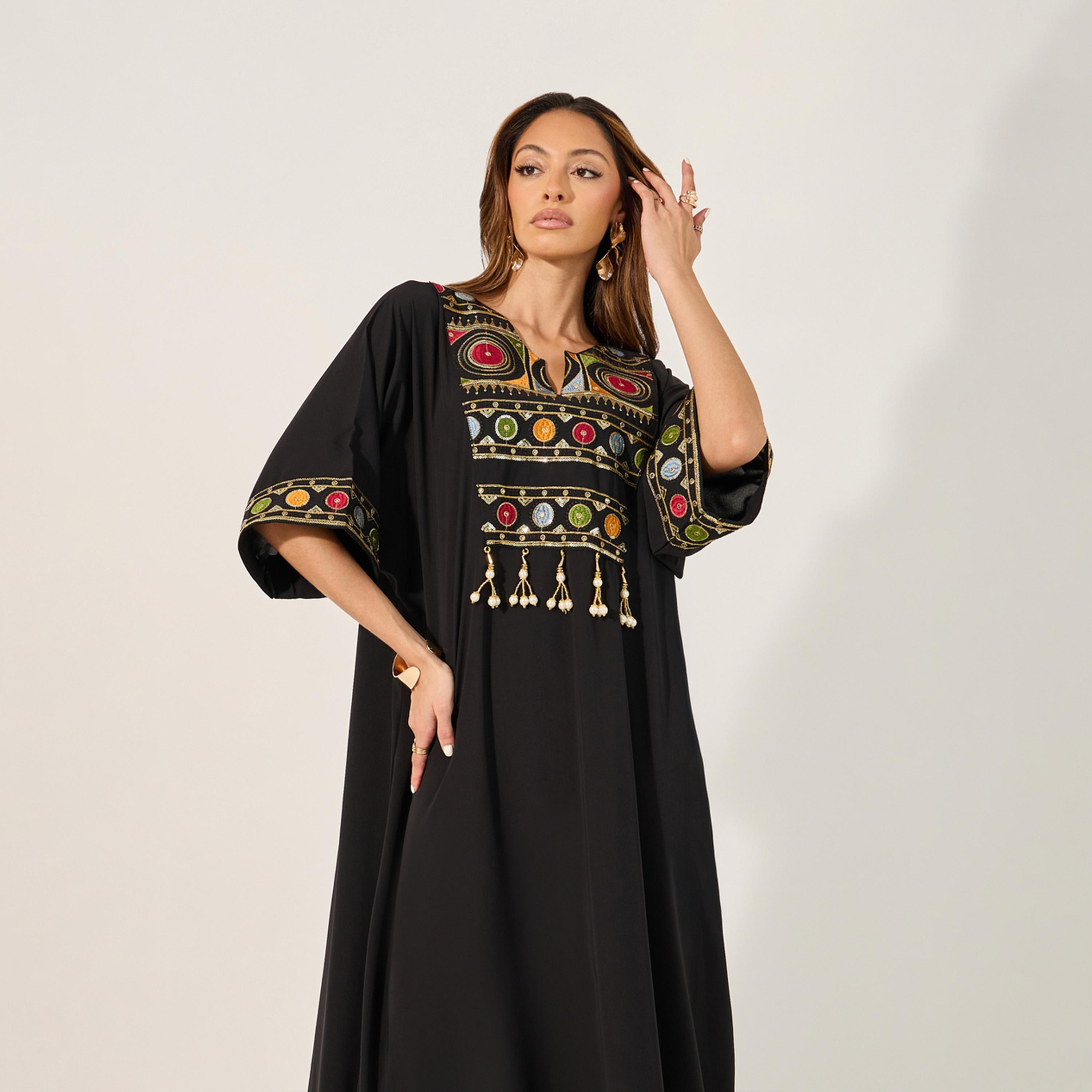 أميرة x ستايلي جلابية مُطرّزة بياقة نوتش وشراشيب-women-arabicclothing-jalabiyas-image-3