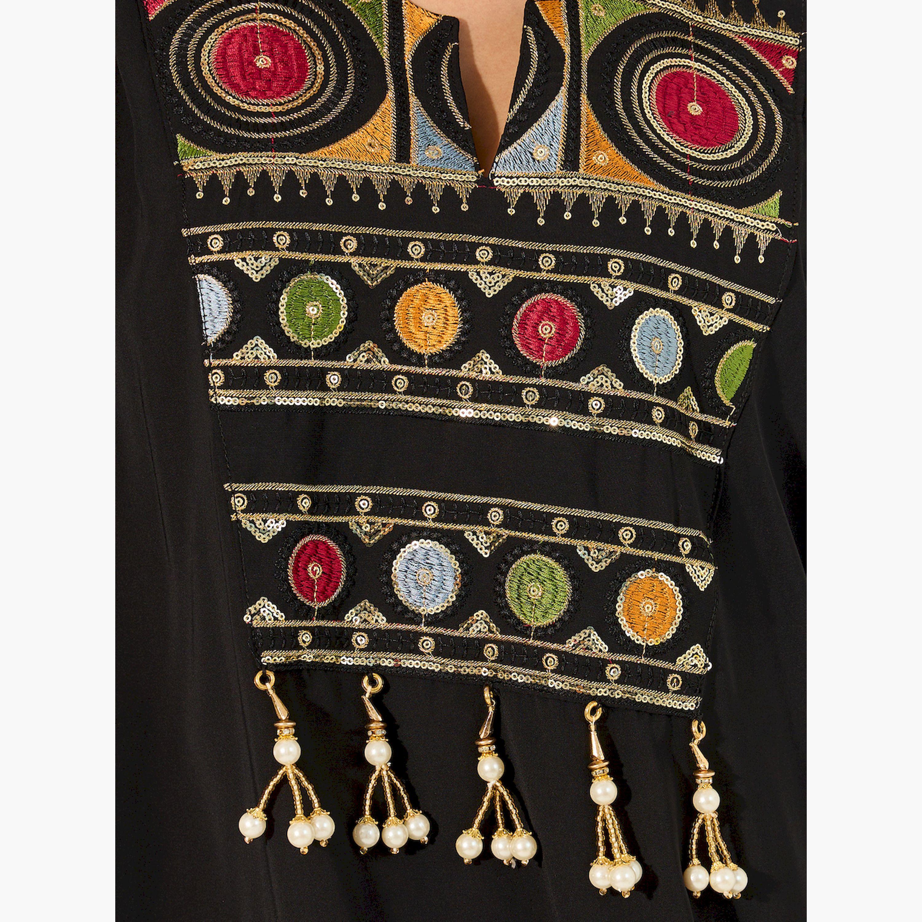 أميرة x ستايلي جلابية مُطرّزة بياقة نوتش وشراشيب-women-arabicclothing-jalabiyas-image-4