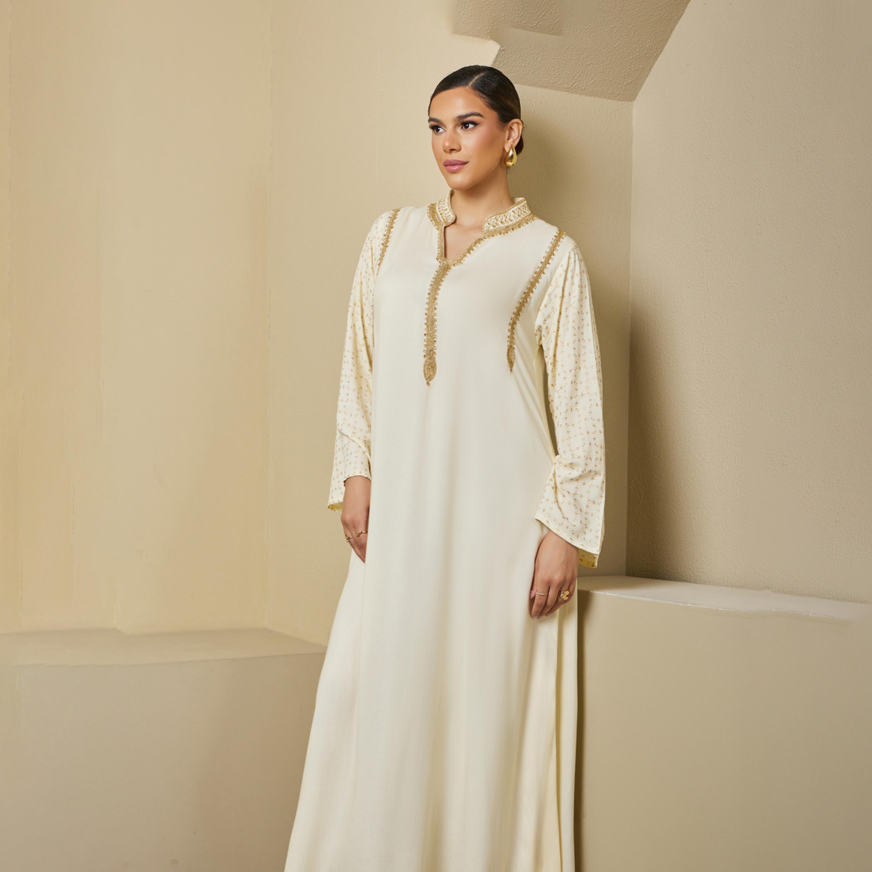 ستايلي - جلابية بقصة A مزينة بالدانتيل وياقة قائمة-women-arabicclothing-jalabiyas-image-3