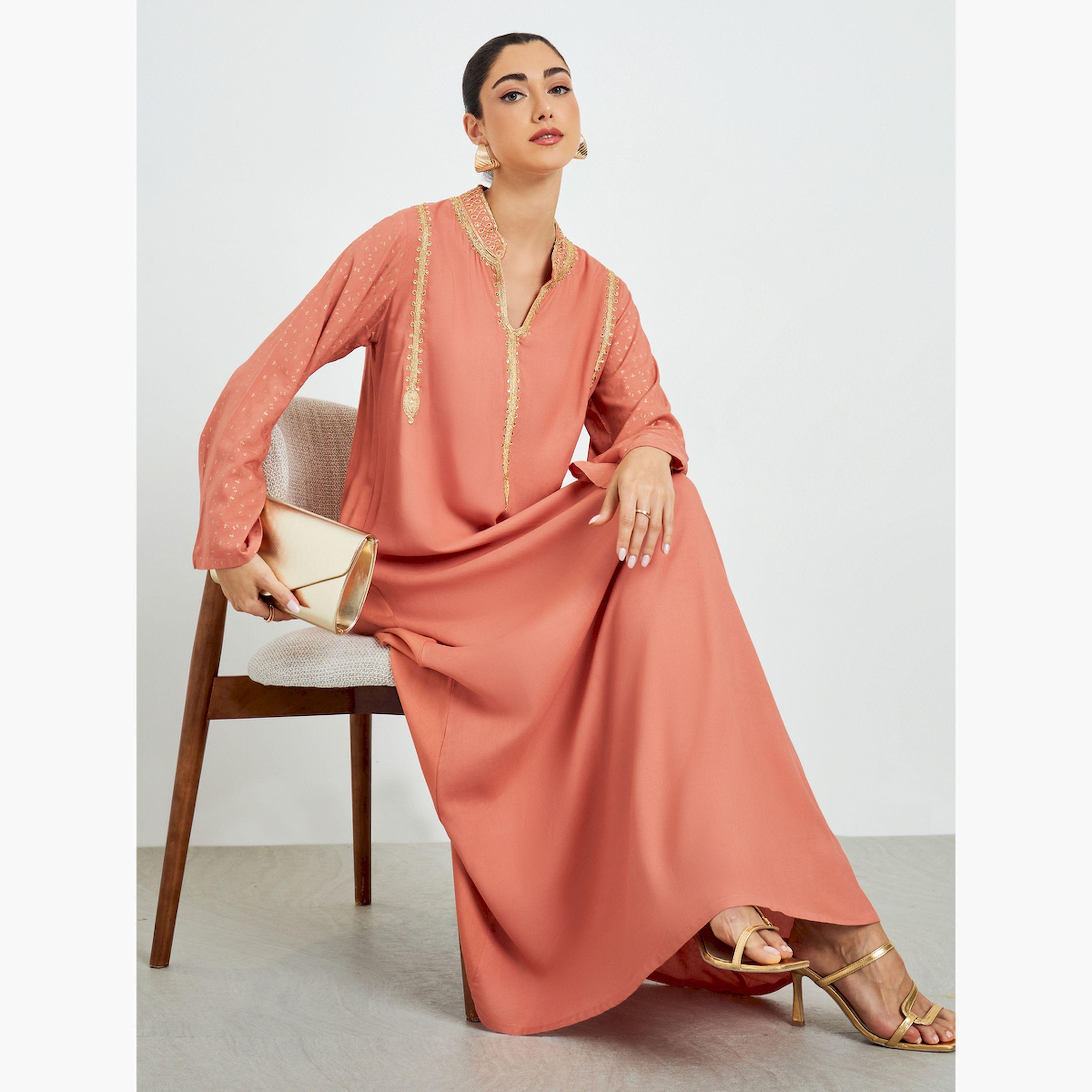 جلابية وردية مطرزة بحافة واسعة-women-arabicclothing-jalabiyas-image-2