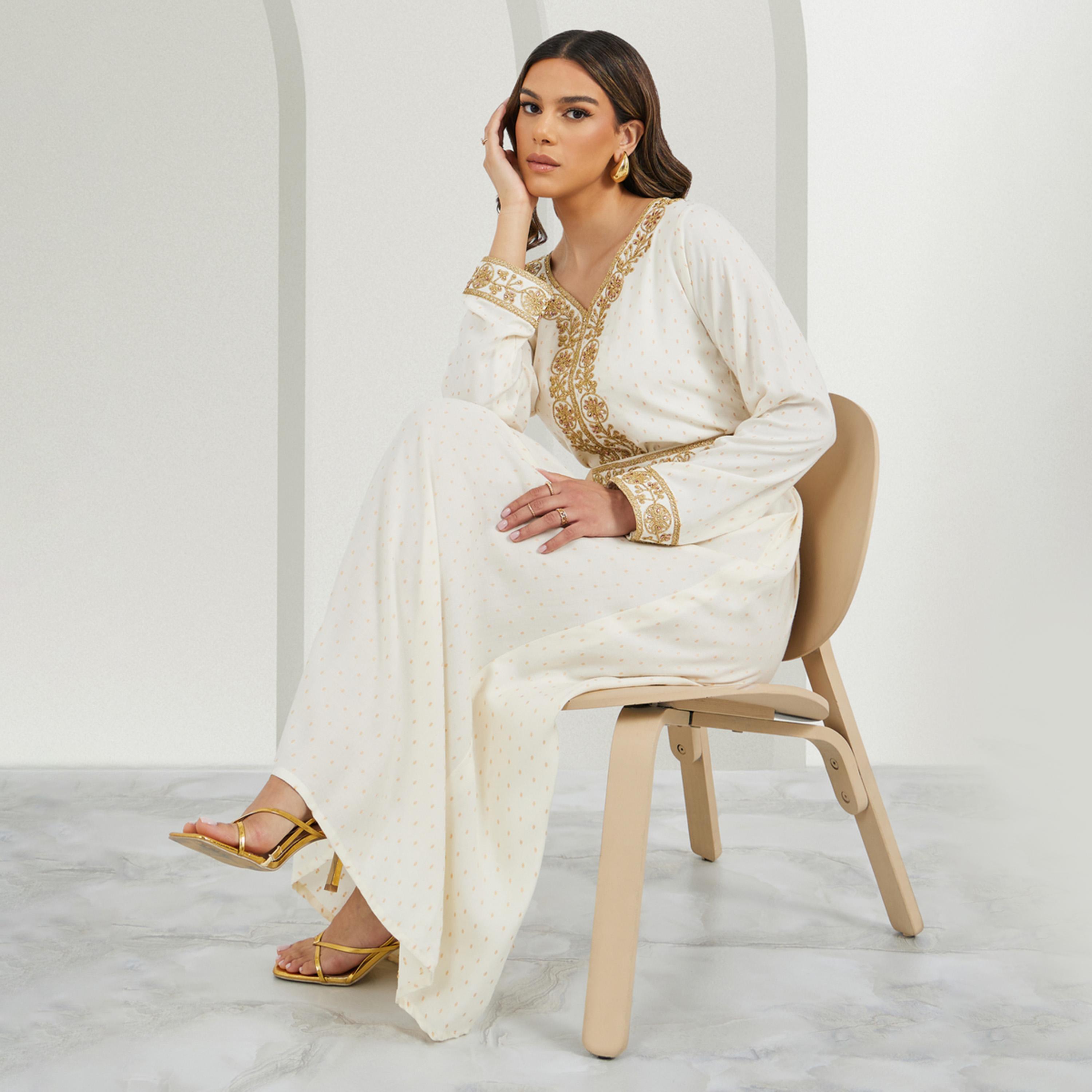 ستايلي - جلابية جاكار مطرزة بحزام وقصّة A-women-arabicclothing-jalabiyas-image-1