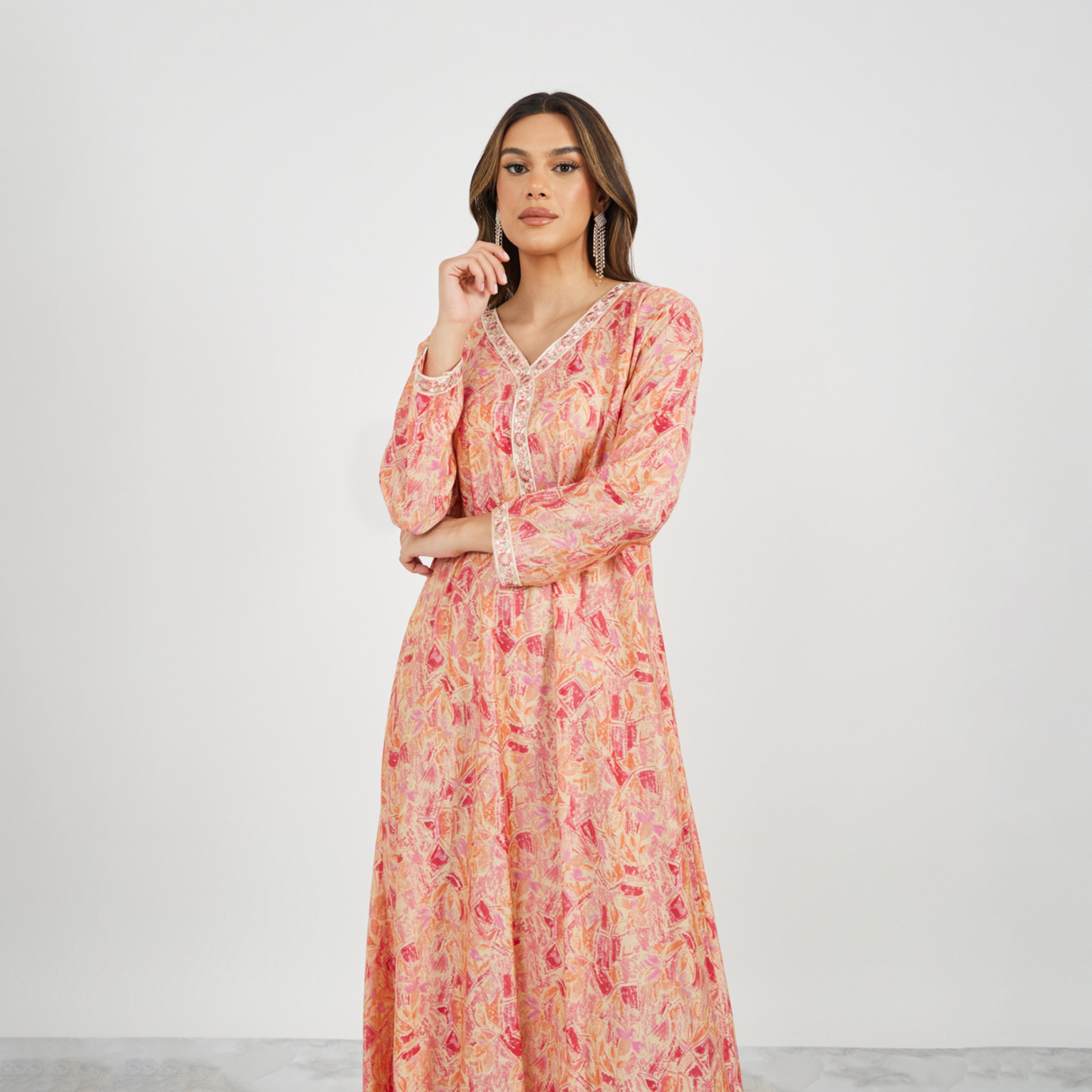 ستايلي - جلابية مطبوعة ومطرزة بفتحة رقبة على شكل حرف V وقصّة A-women-arabicclothing-jalabiyas-image-3