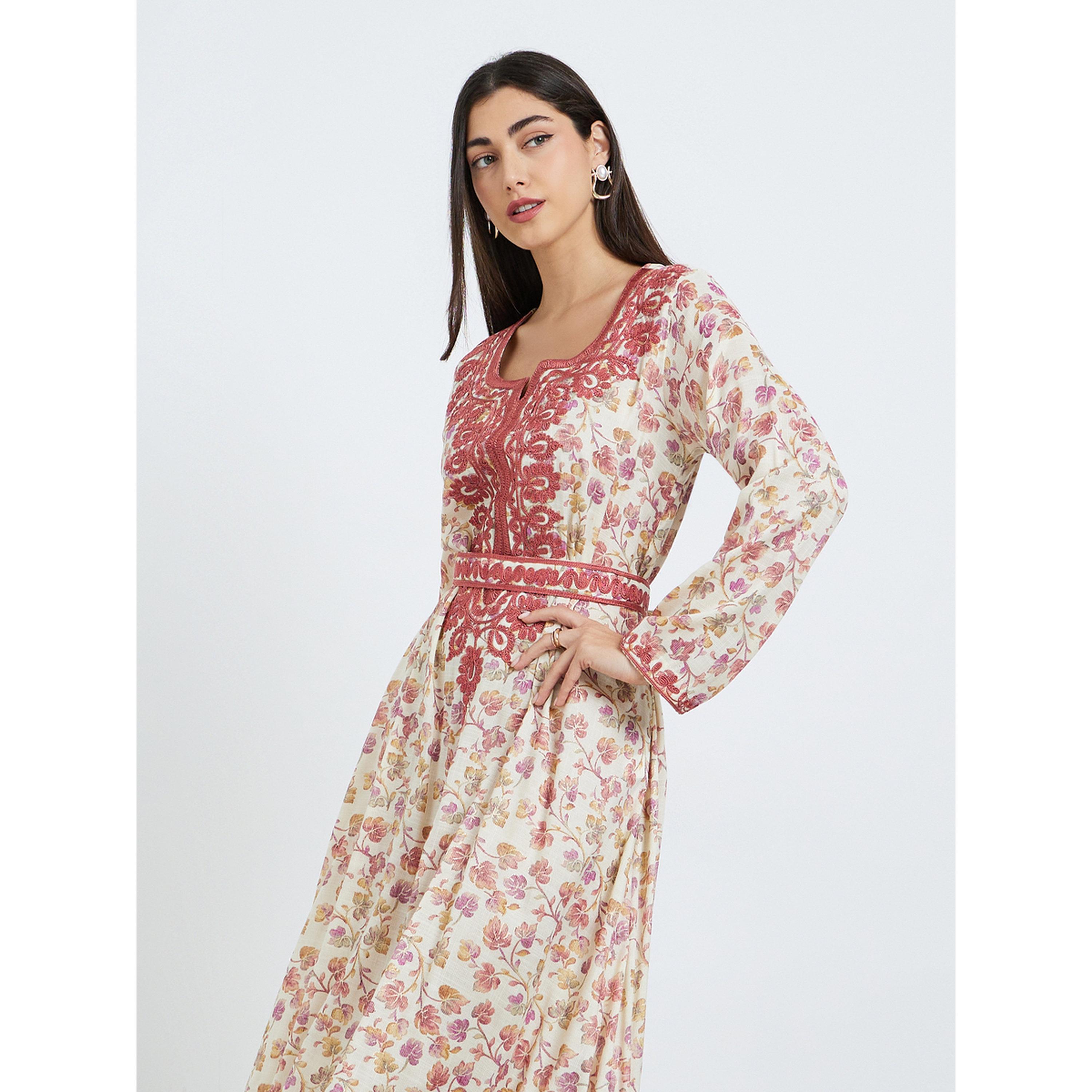 جلابية مطرزة بطبعة زهور وحزام-women-arabicclothing-jalabiyas-image-3