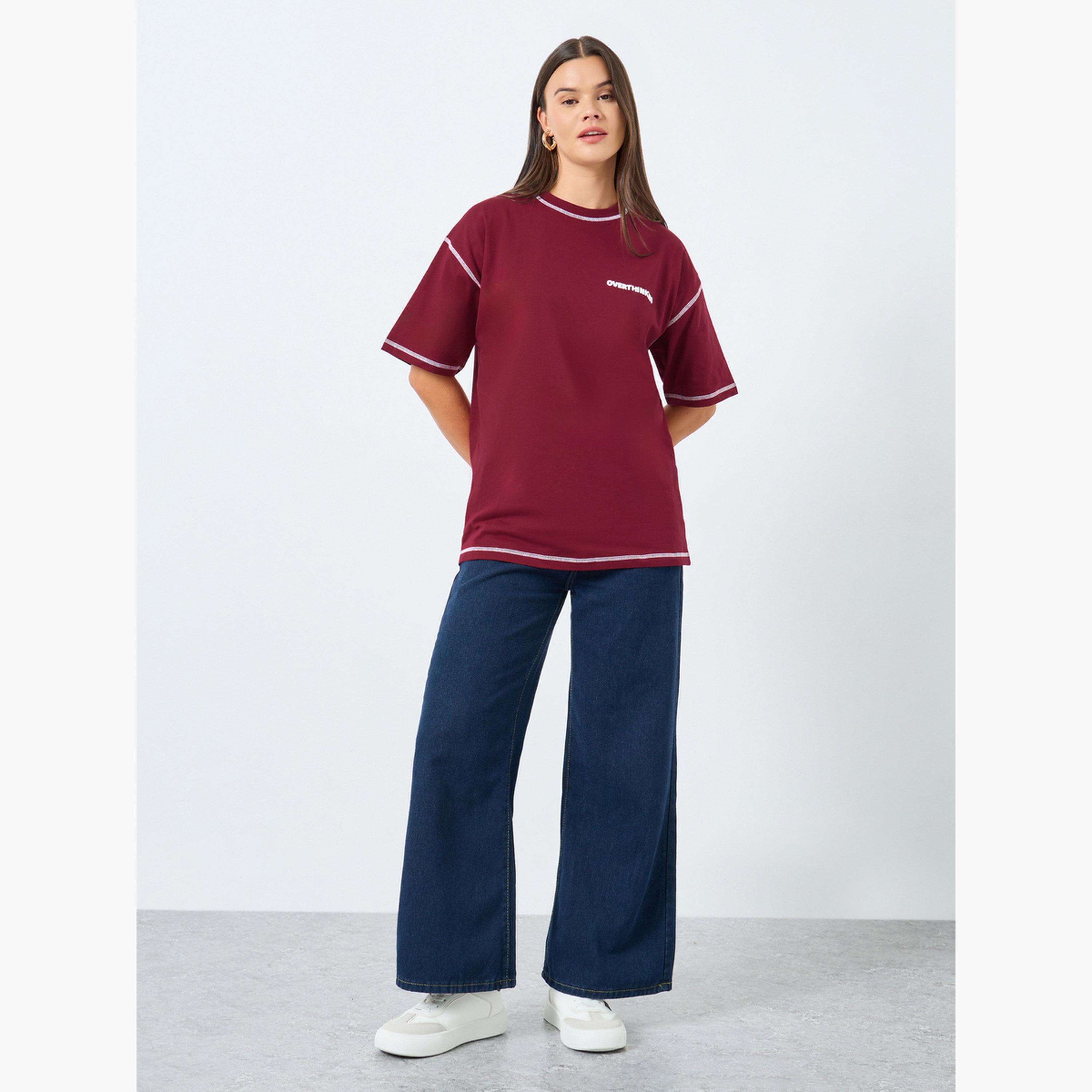 ستايلي - تي شيرت حجم كبير بطباعة شعار وخياطة متقنة-women-clothing-tshirts-image-2