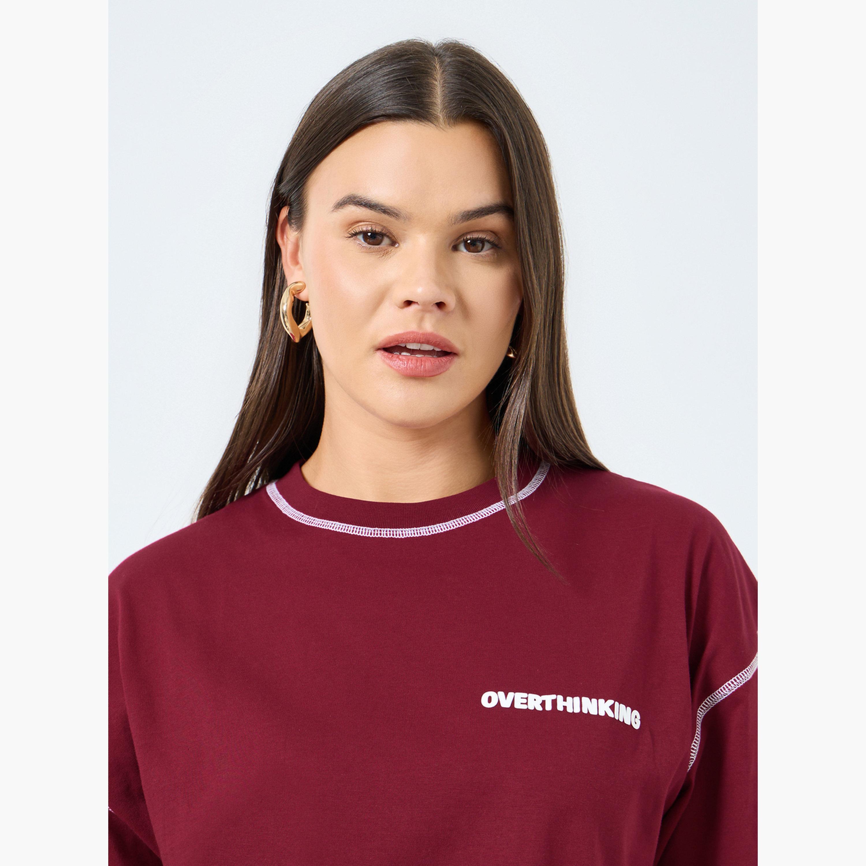 ستايلي - تي شيرت حجم كبير بطباعة شعار وخياطة متقنة-women-clothing-tshirts-image-3