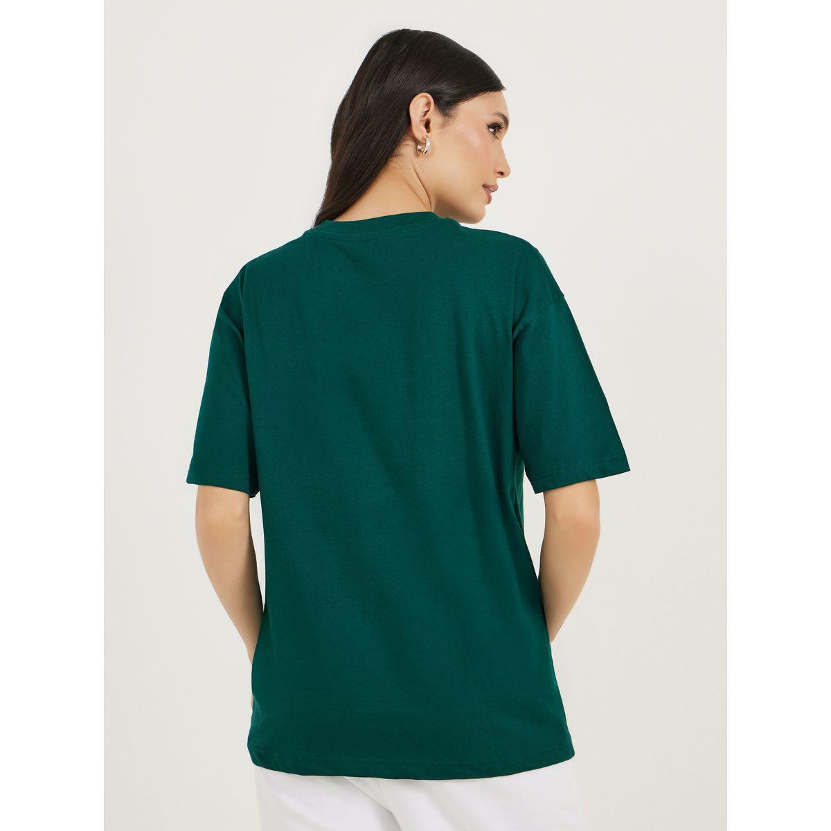 تيشيرت فضفاض بأكتاف منخفضة وكتابة مُطرّزة-women-clothing-tshirts-image-4