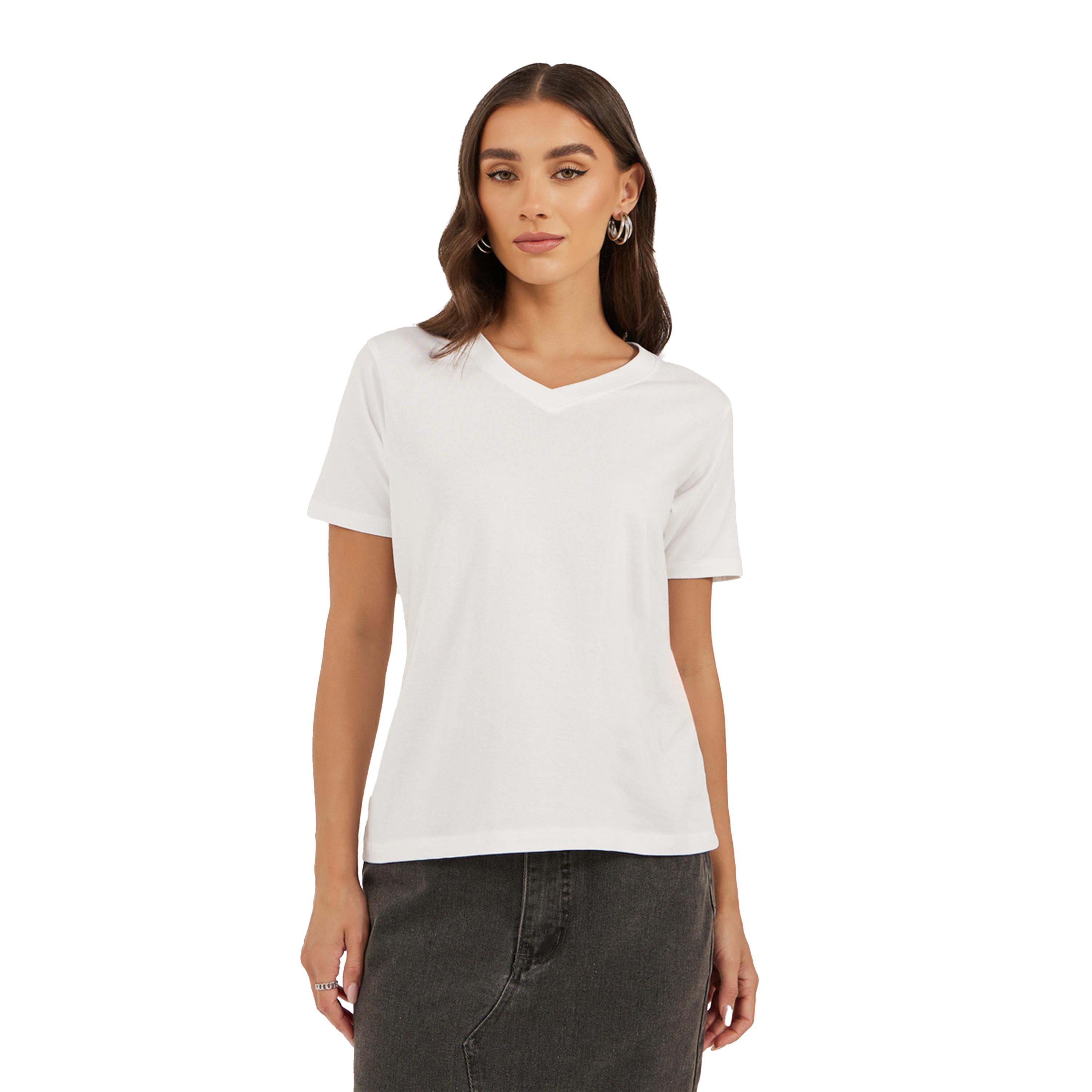 ستايلي -  تي شيرت بقصّة عادية ورقبة V مطبوع عليه شعار-women-clothing-tshirts-image-1