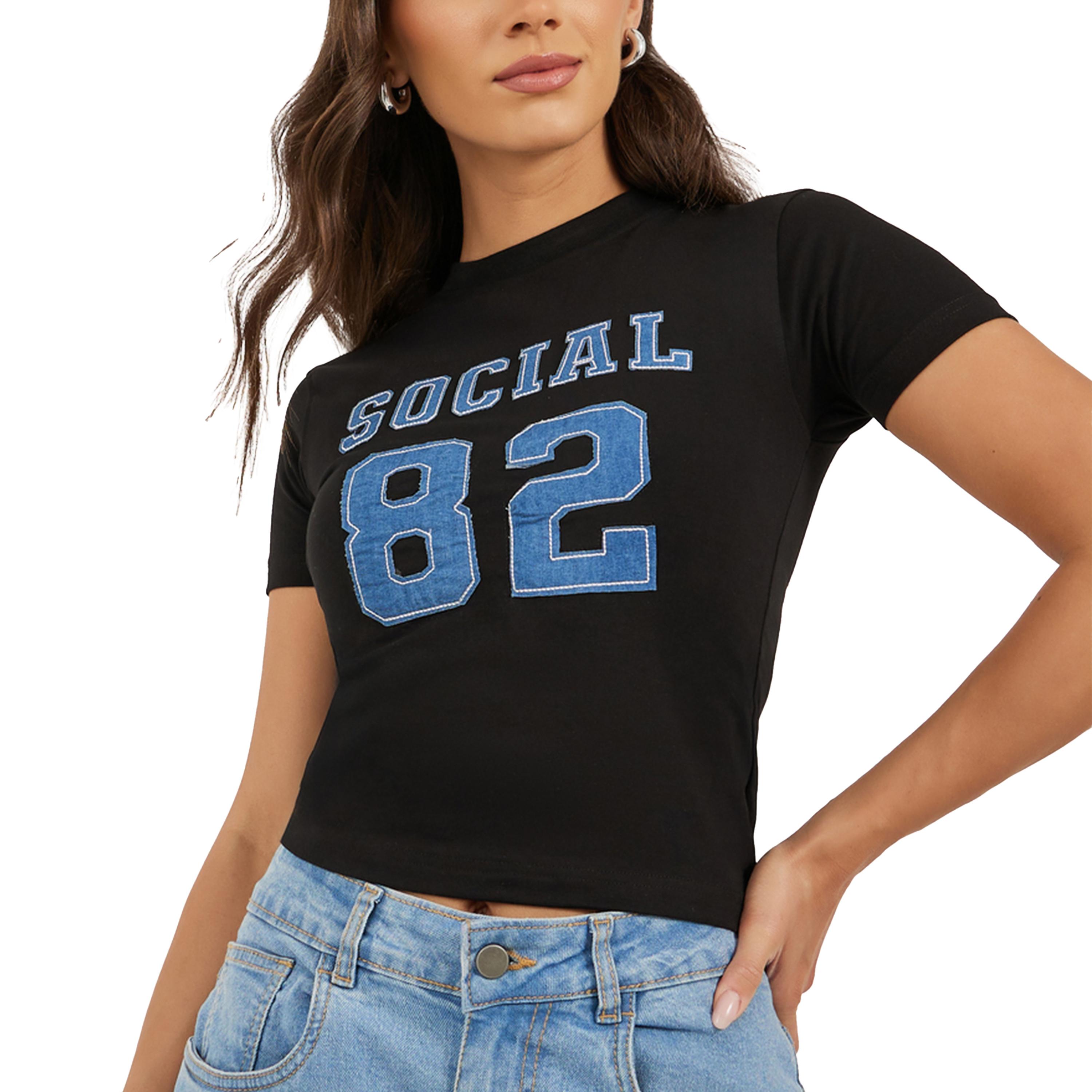 ستايلي - تي شيرت جينز قصير ملائم للجسم ومطرز-women-clothing-tshirts-image-1