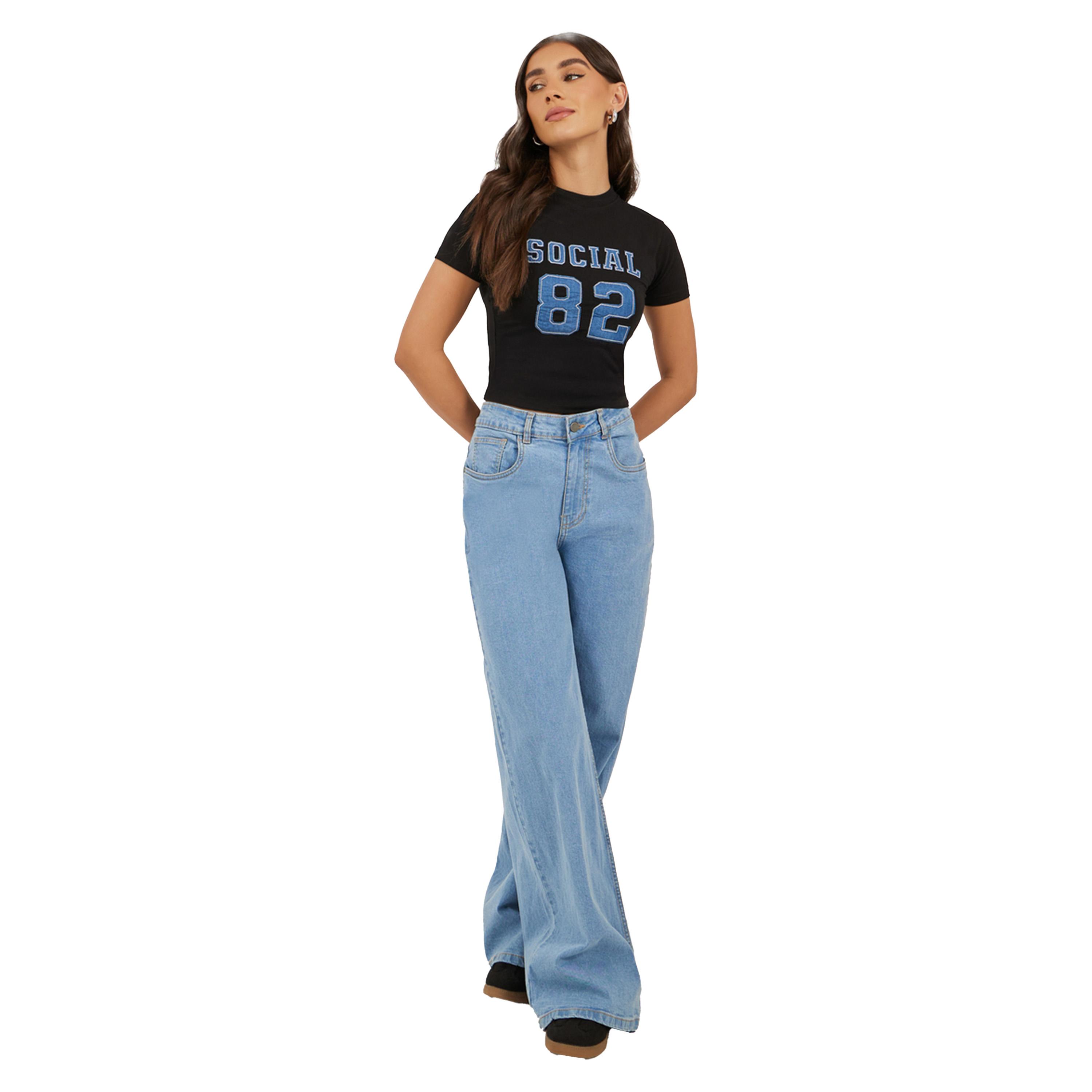 ستايلي - تي شيرت جينز قصير ملائم للجسم ومطرز-women-clothing-tshirts-image-2